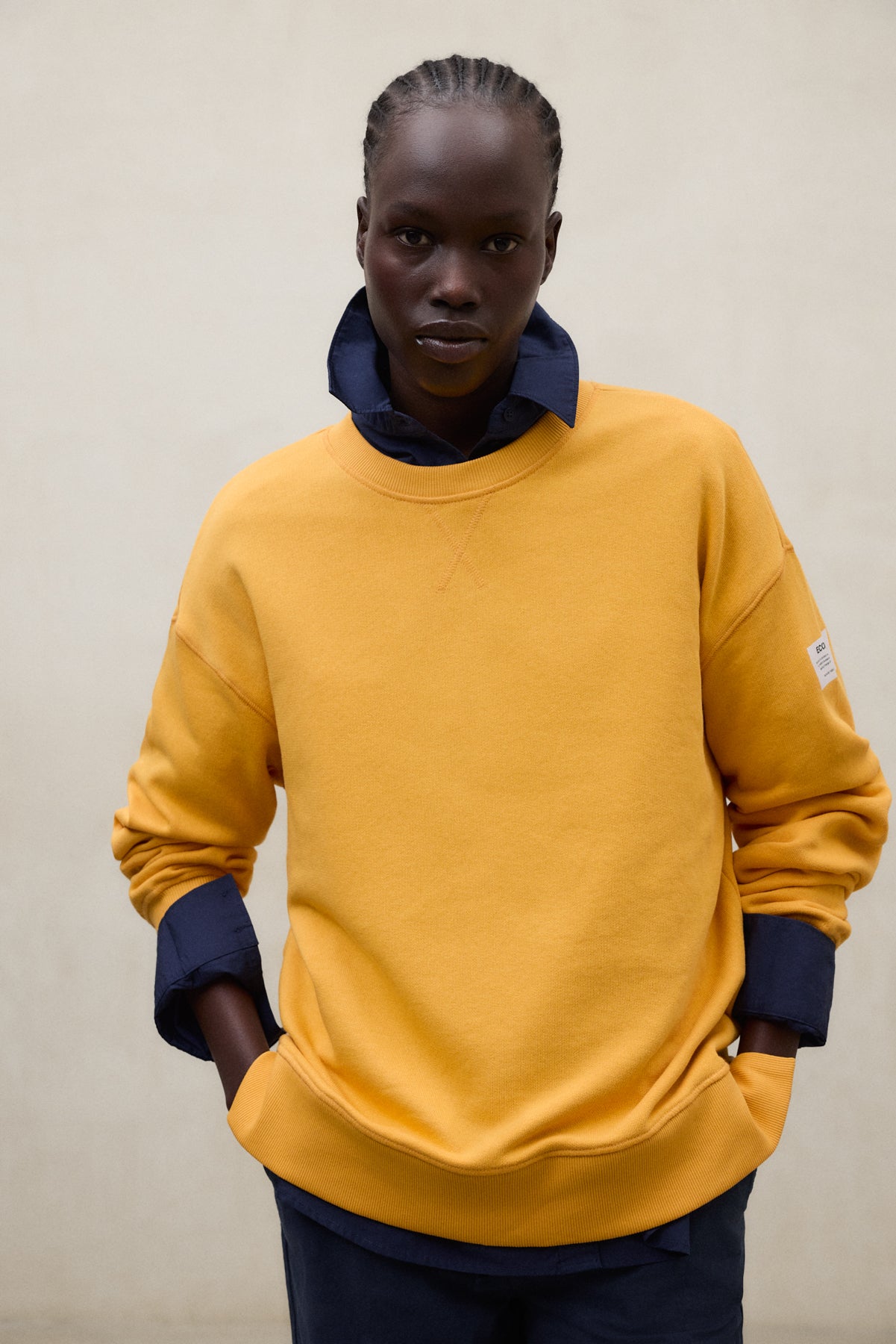 sudadera-ecoalf-storm-naranja-de-mujer image 2