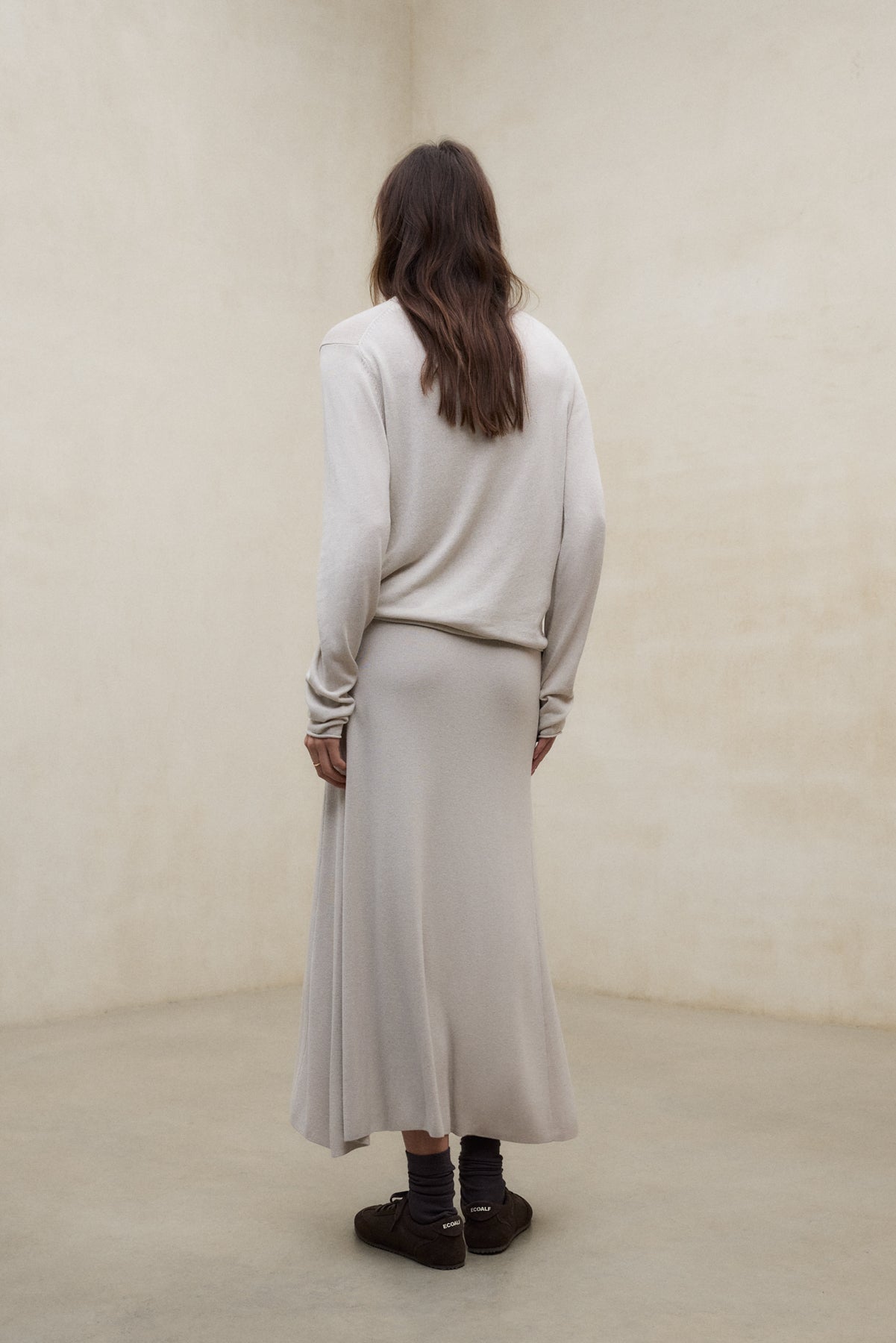 jersey-ecoalf-milo-beige-de-viscosa-ecovero-para-mujer image 3