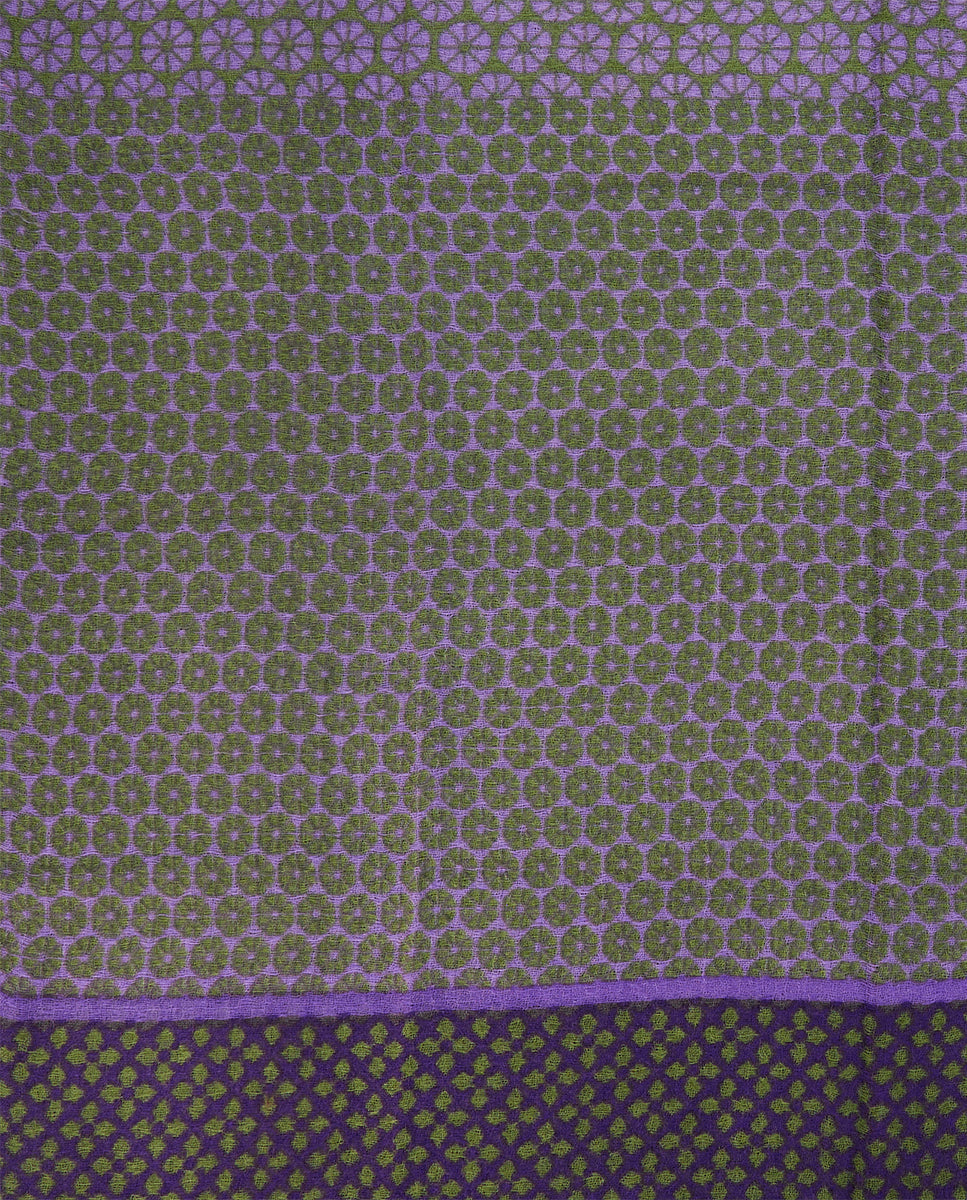 abbacino-pa-uelo-de-lana-verde-estampado-geom-trico-reversible image 4