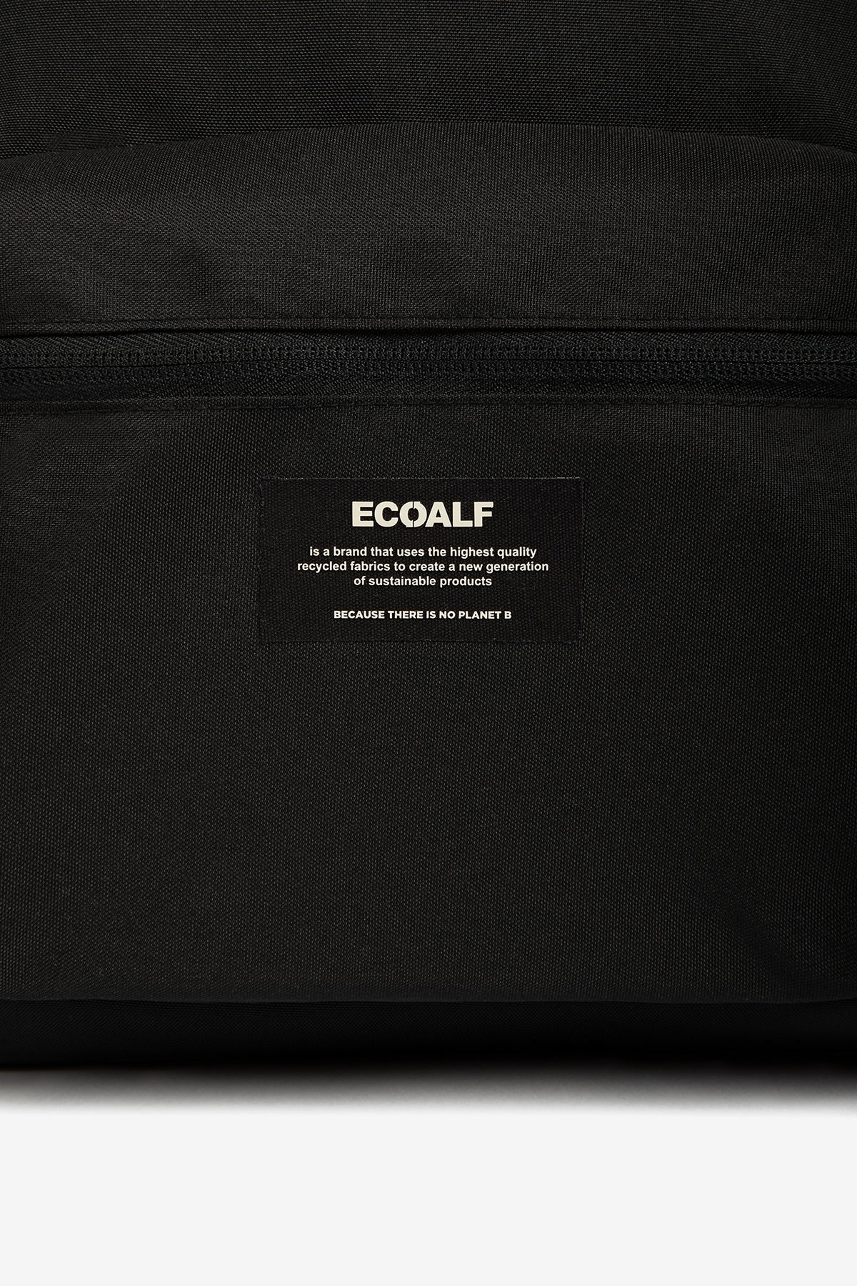 mochila-wakai-negra-de-ecoalf image 5