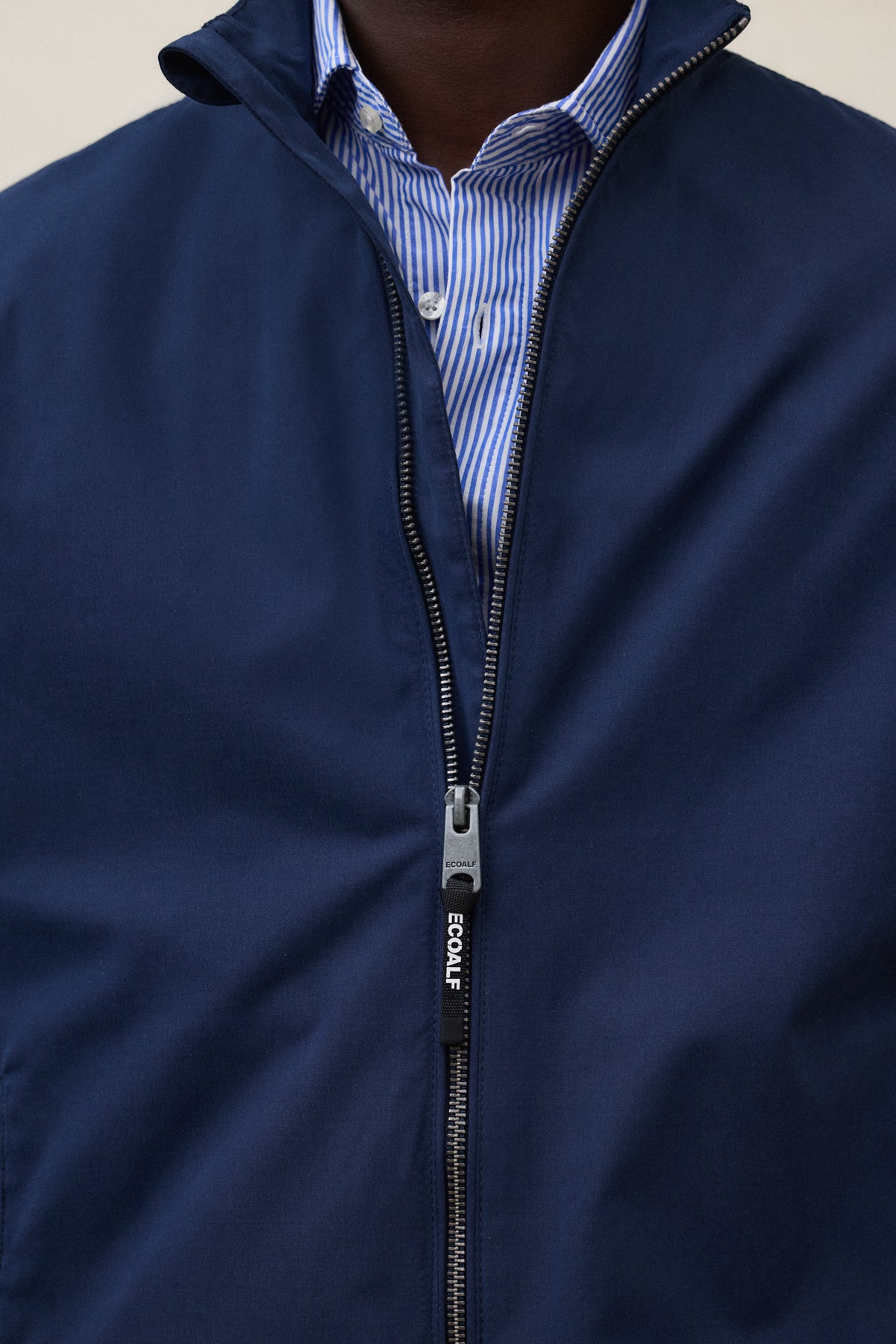 ecoalf-chaqueta-pikes-azul-marino-poli-ster-reciclado-repelente-al-agua-fit-regu image 6