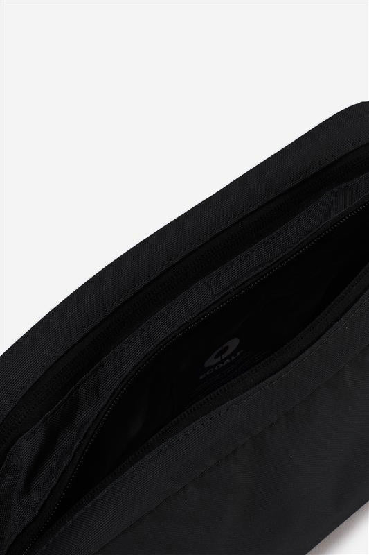 neceser-deportivo-vanity-de-ecoalf-poli-ster-reciclado-negro-unisex image 4