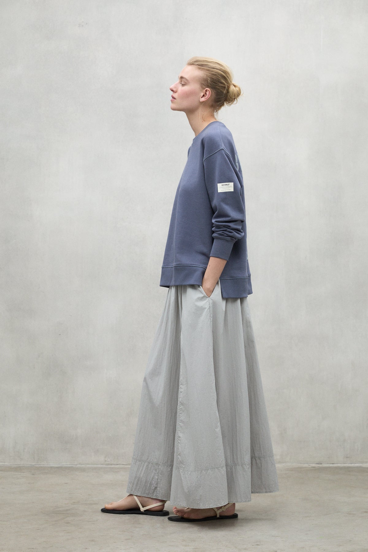 ecoalf-sudadera-storm-gris-oscuro-de-mujer image 4