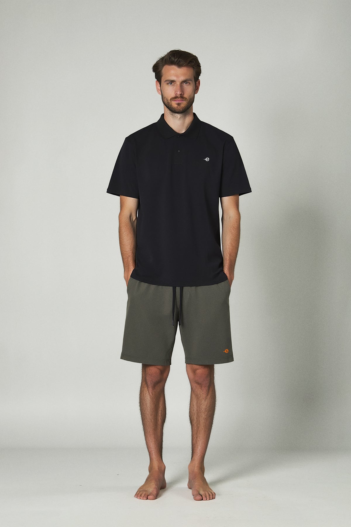 ecoalf-polo-jones-negro-polo-t-cnico-de-hombre-de-nylon-reciclado image 1