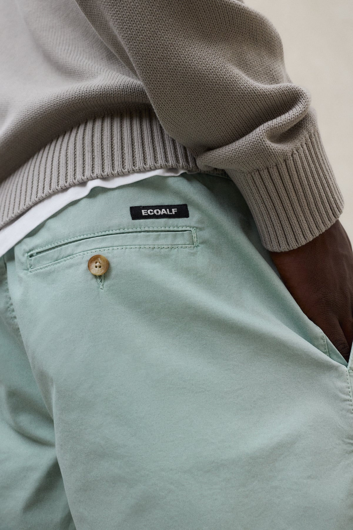 ecoalf-shorts-ethic-verdes-bermudas-de-algod-n-regenerativo-con-tinte-natural image 4