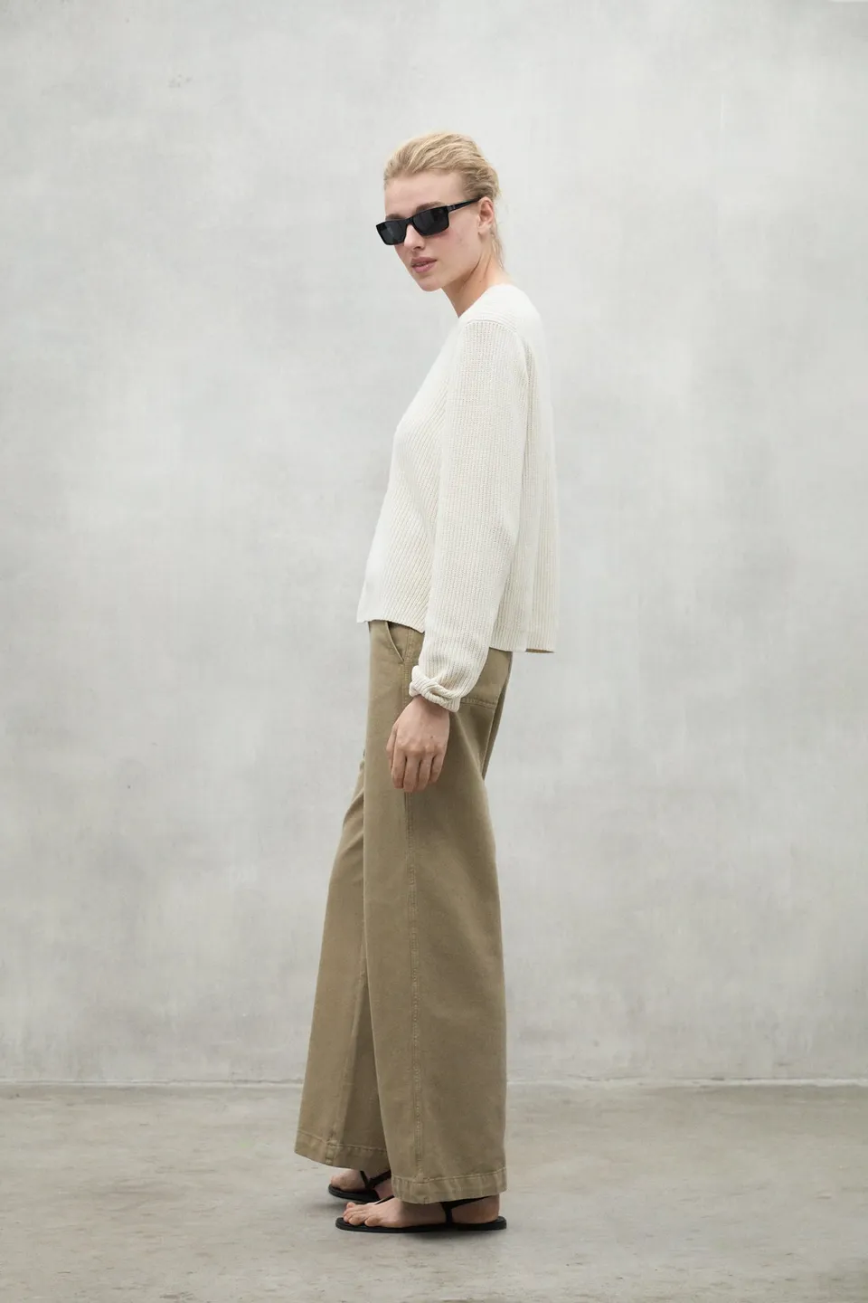 pantal-n-ecoalf-valls-khaki-de-mujer-tencel-lyocell-cintura-alta-fit-vers-til-ve image 1