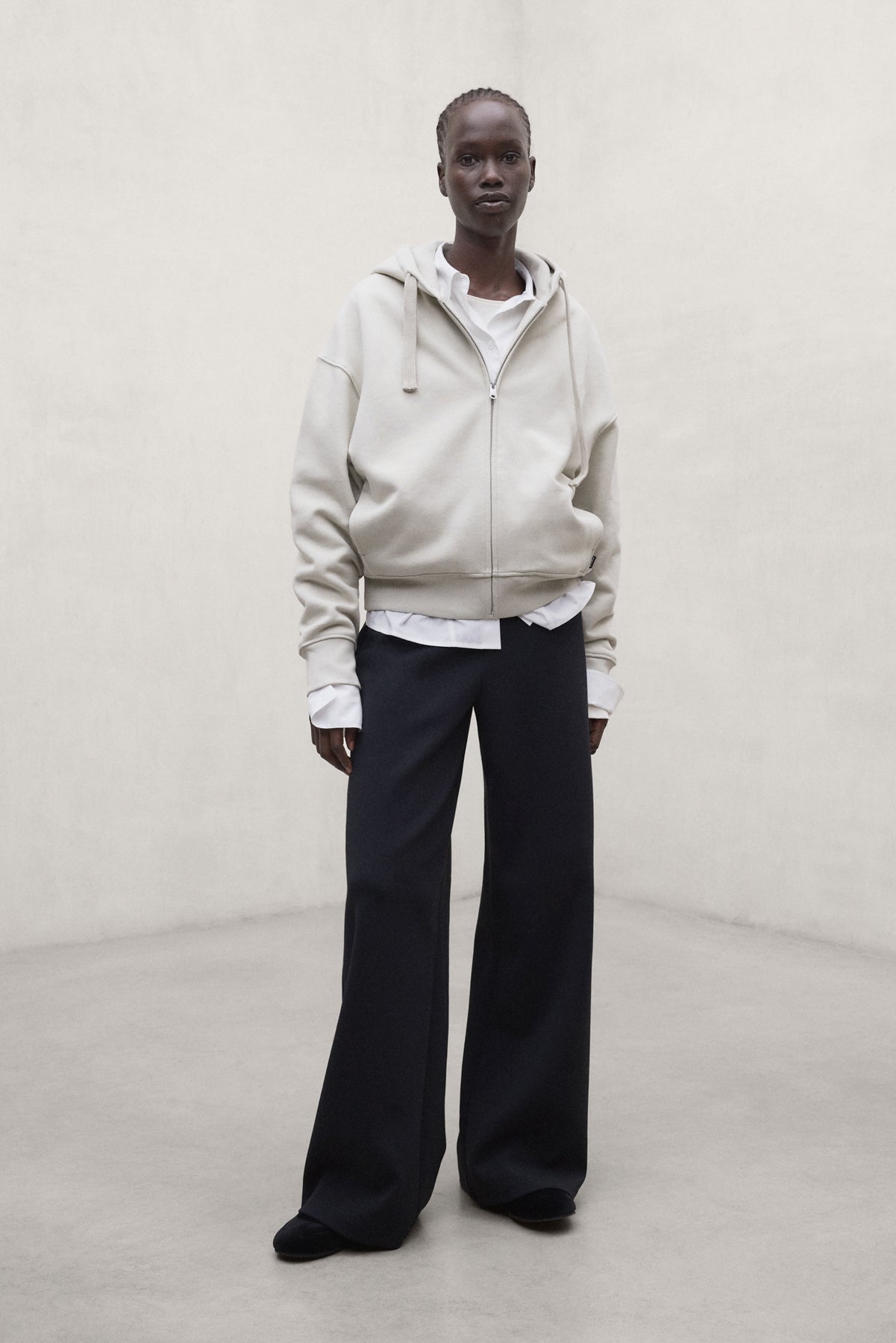 sudadera-ayllona-beige-de-ecoalf image 2