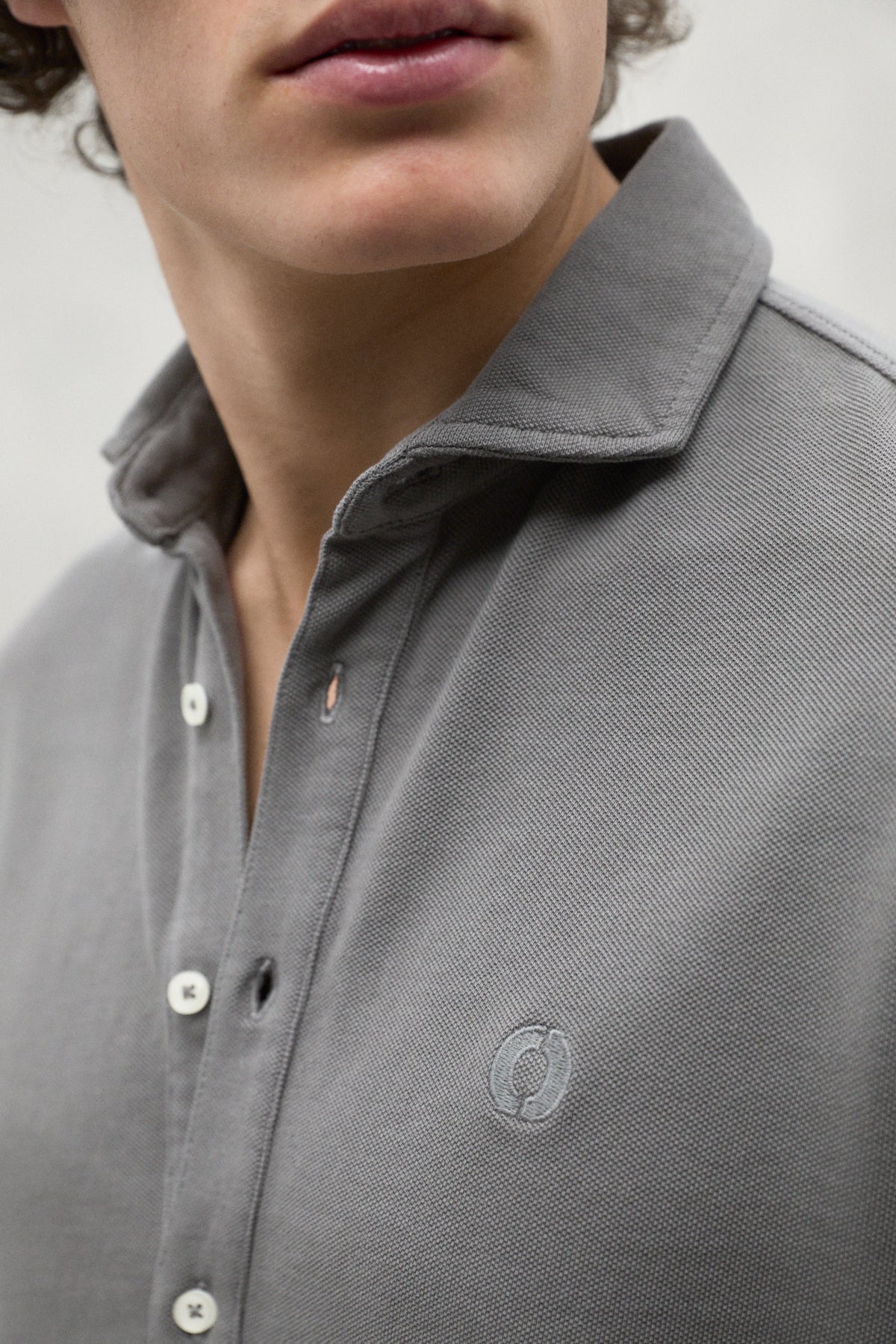 camisa-ecoalf-pol-pique-gris-oscuro-de-algod-n-reciclado-para-hombre image 5