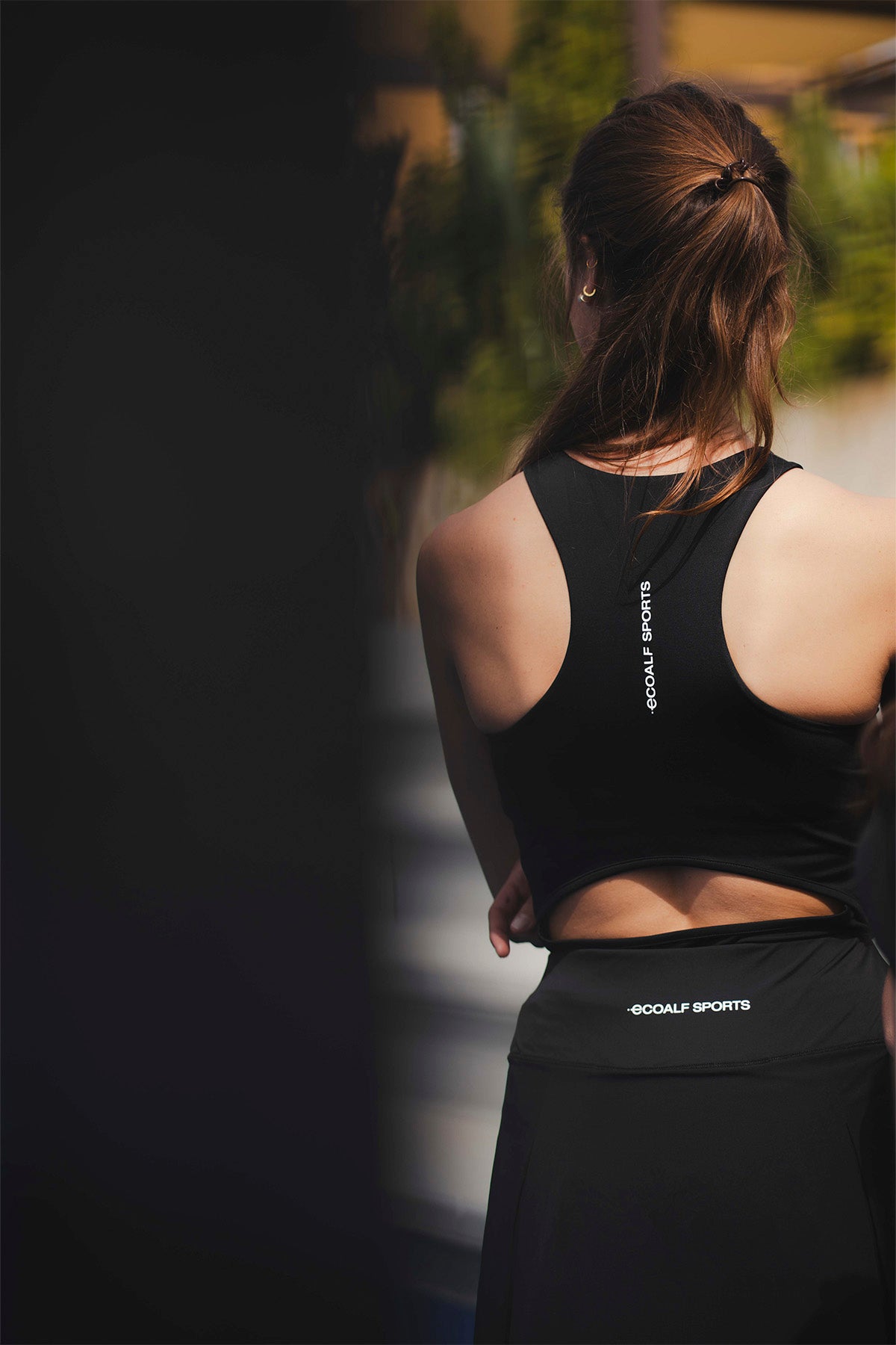 top-lucia-negro-ecoalf-para-mujer image 3