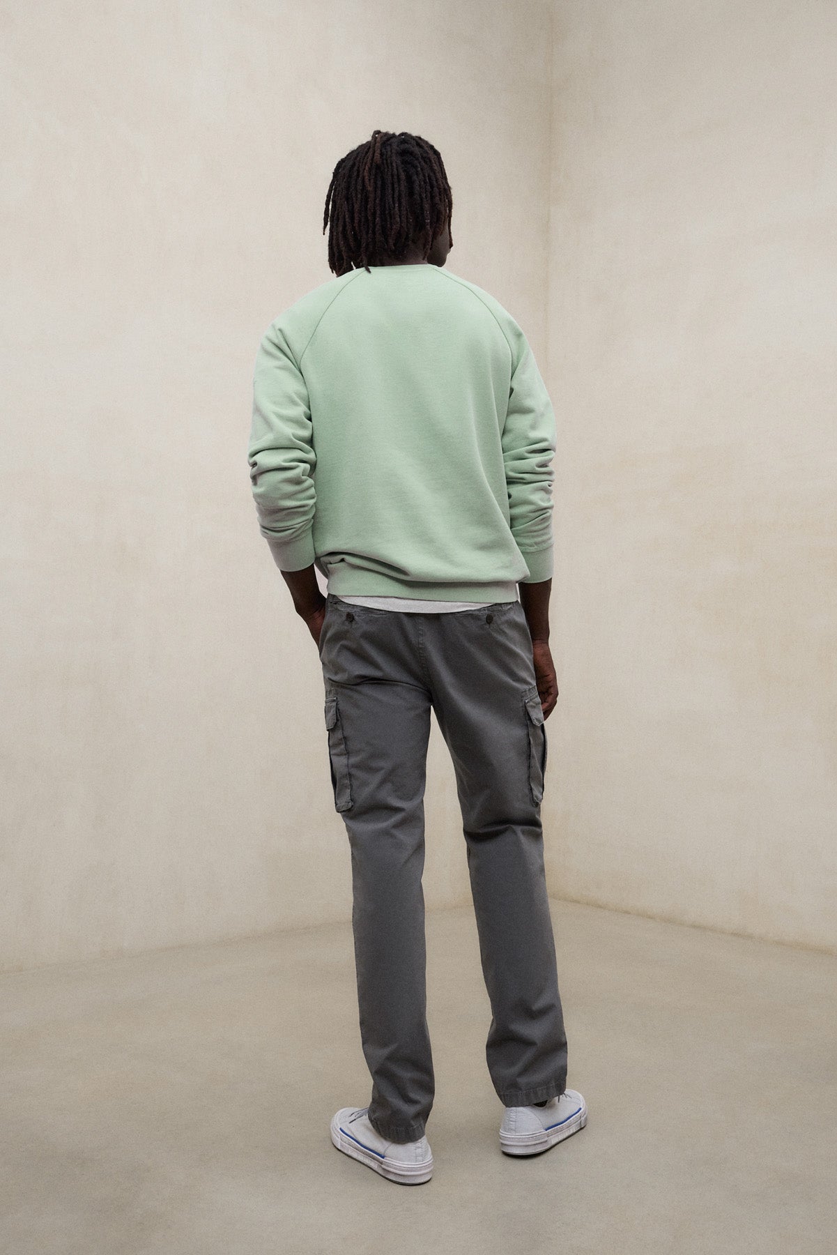 sudadera-berja-verde-de-ecoalf-para-hombre-100-algod-n-reciclado-te-ida-en-prend image 2