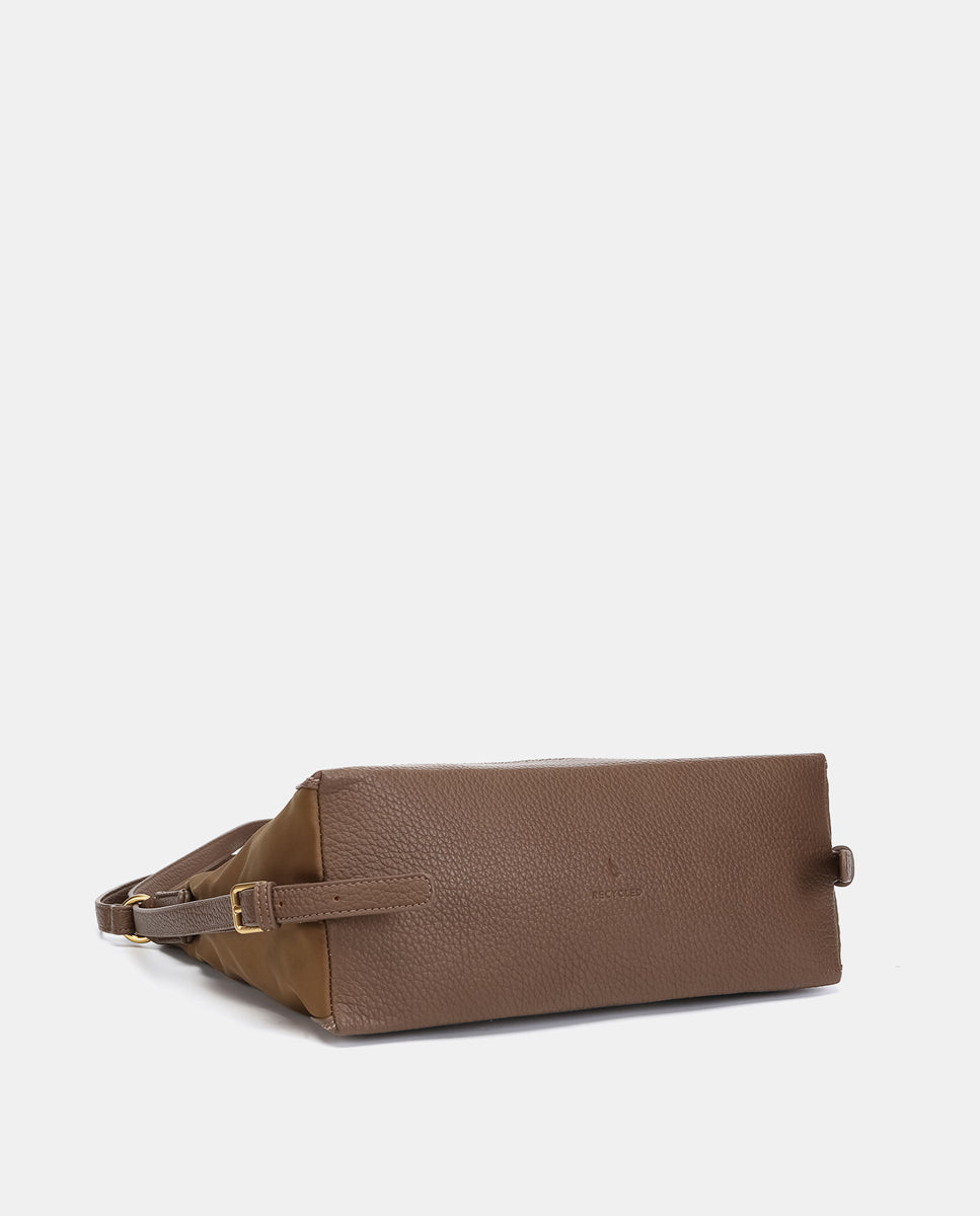 abbacino-bolso-multifuncional-camel-de-tejido-reciclado-convertible-a-mochila image 5