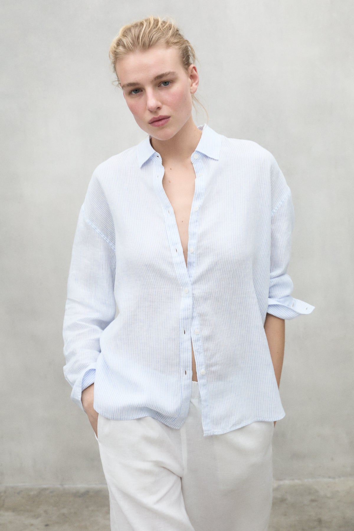 ecoalf-camisa-a-rayas-de-lino-daria-azul-claro-de-mujer image 2