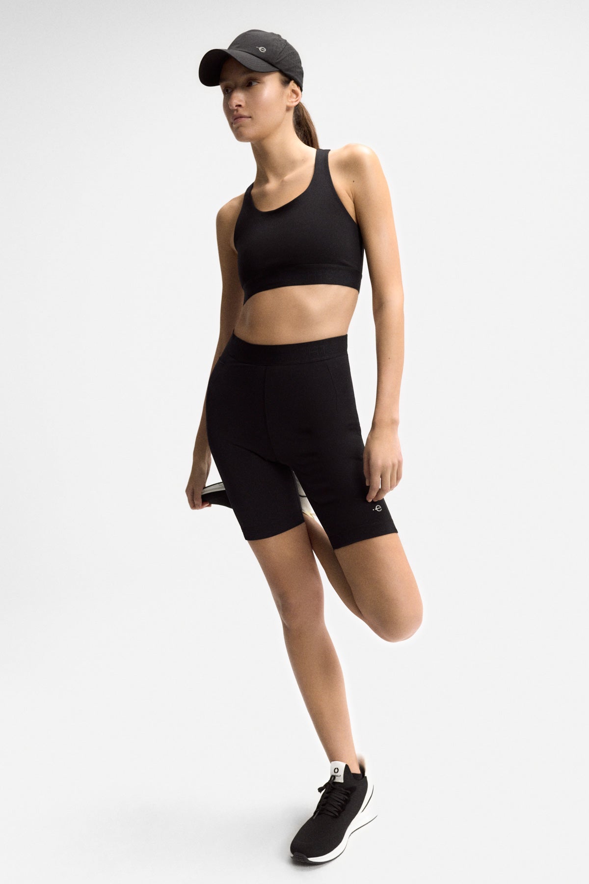 ecoalf-leggings-cortos-rome-negros-malla-deportiva-compresiva-y-transpirable-par image 3