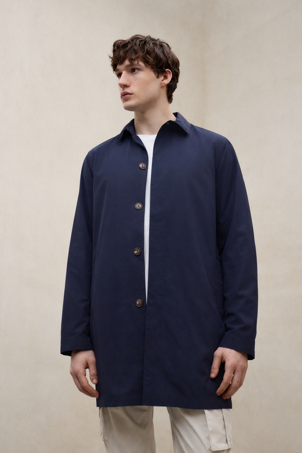 gabardina-ecoalf-packable-vestal-azul-marino-de-poliamida-reciclada-para-hombre image 3