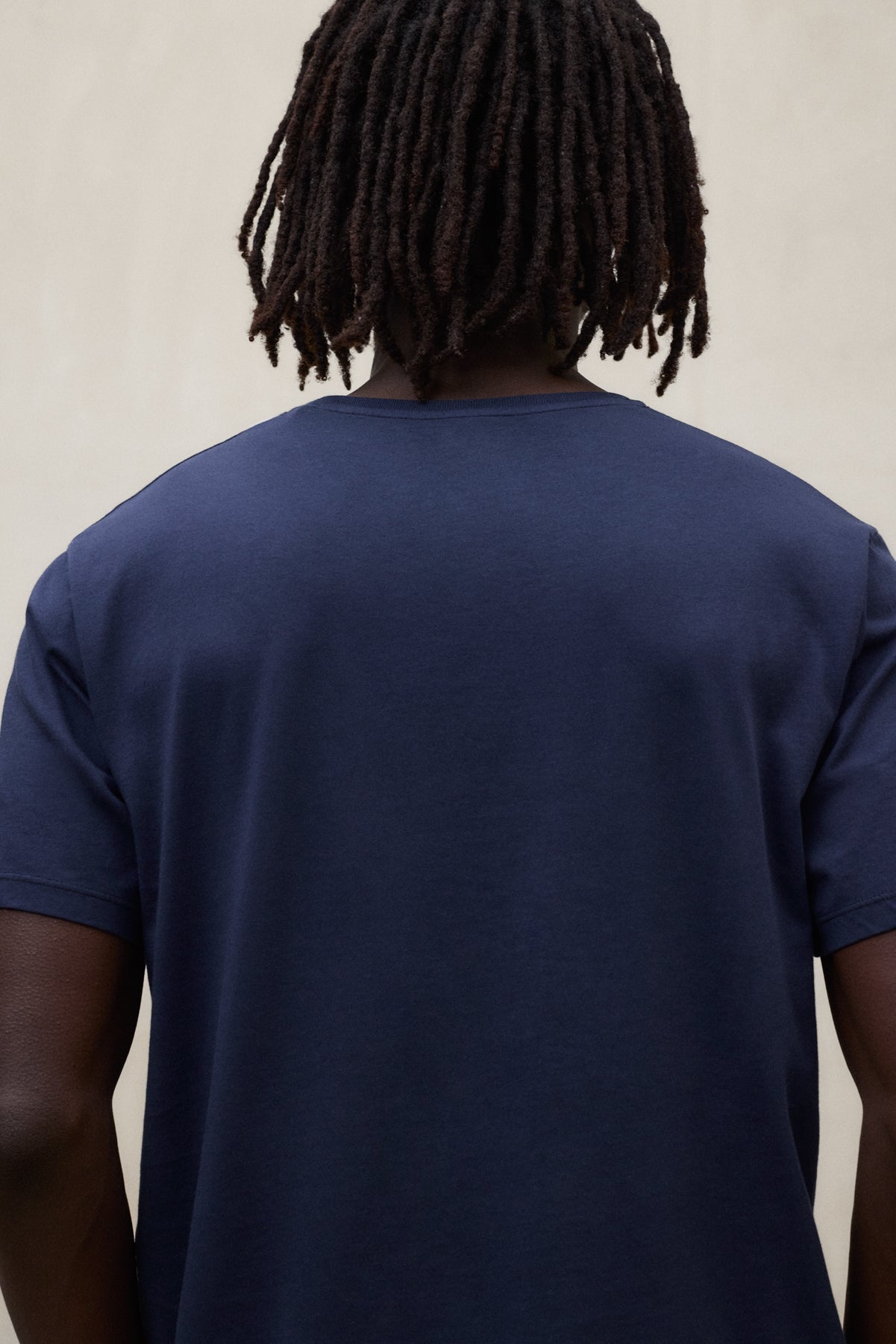 camiseta-min-azul-marino-de-ecoalf-para-hombre-algod-n-org-nico-50-fit-regular-e image 2