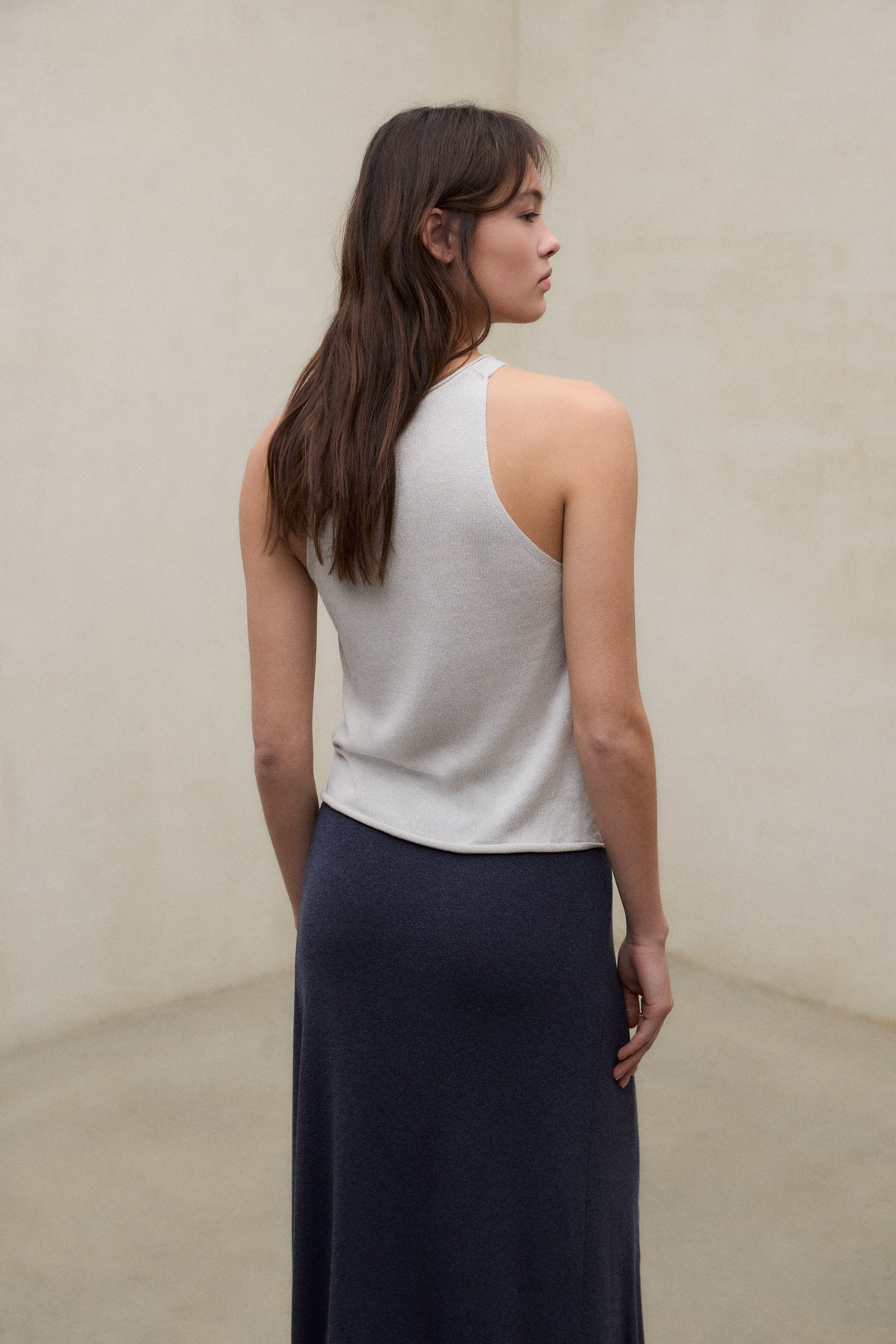 jersey-ceiba-beige-de-ecoalf-para-mujer-sin-mangas-y-cuello-redondo image 3
