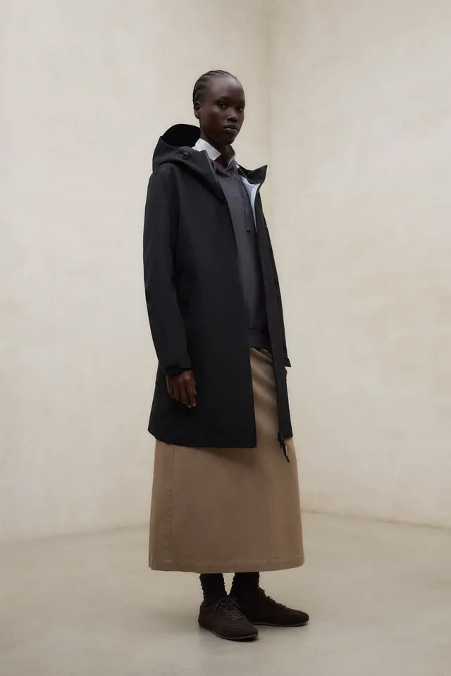 chaqueta-neve-negra-ecoalf-para-mujer image 1