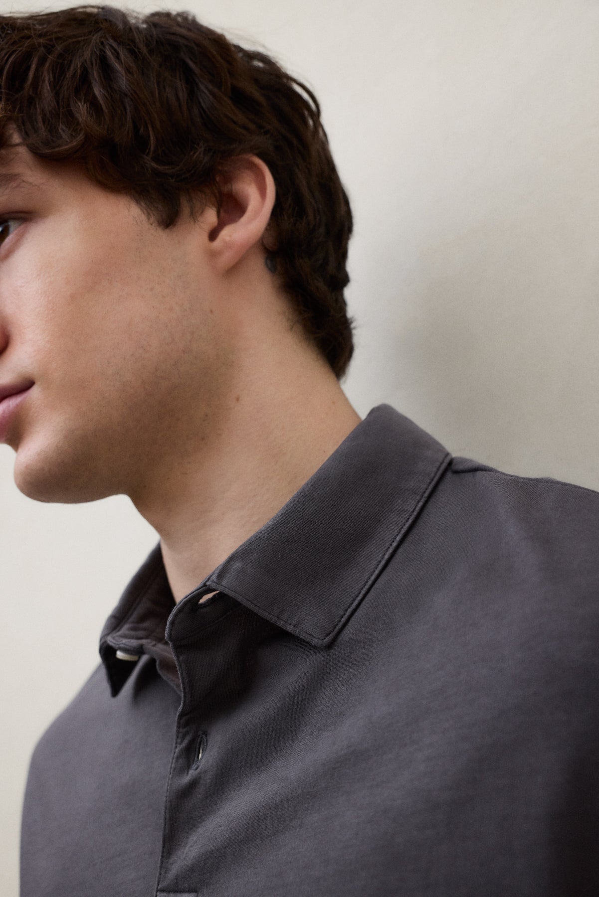 polo-ecoalf-theo-gris-oscuro-de-hombre-punto-jersey-de-algod-n-reciclado-fit-reg image 5