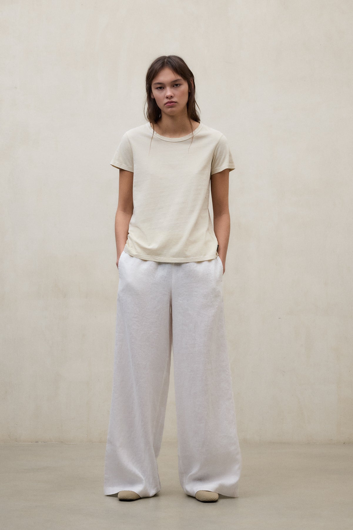 camiseta-ecoalf-keile-beige-de-mujer-100-algod-n-regenerativo-te-ida-con-pigment image 1
