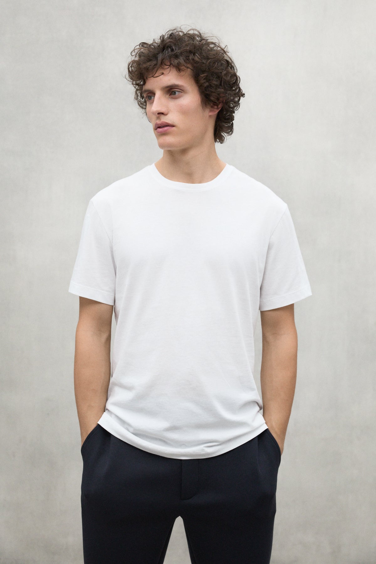 ecoalf-camiseta-regeneration-blanco-y-negro-para-hombre-100-algod-n-regenerativo image 4