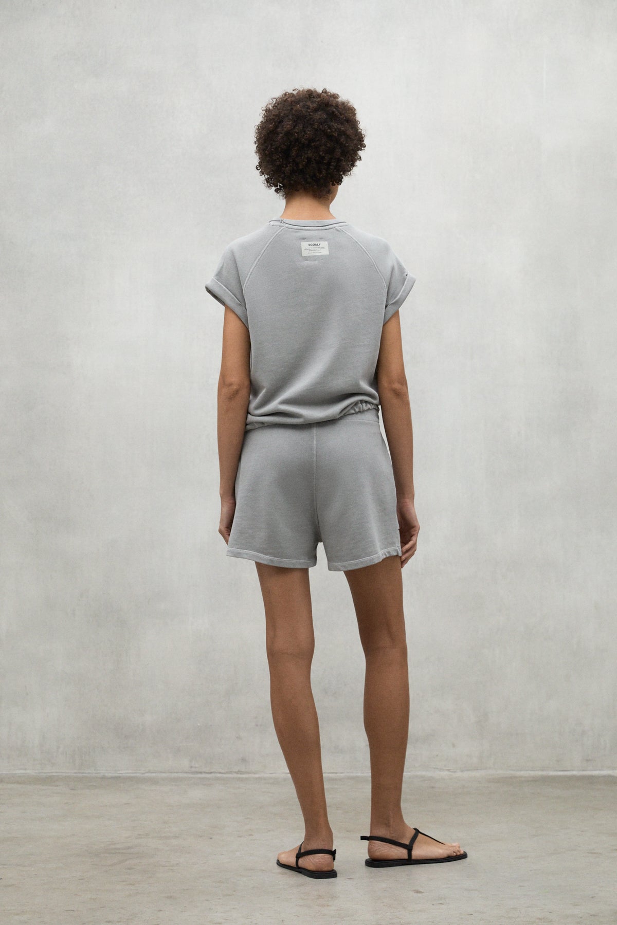 sudadera-reine-gris-claro-ecoalf-50-algod-n-reciclado-fit-holgado image 2