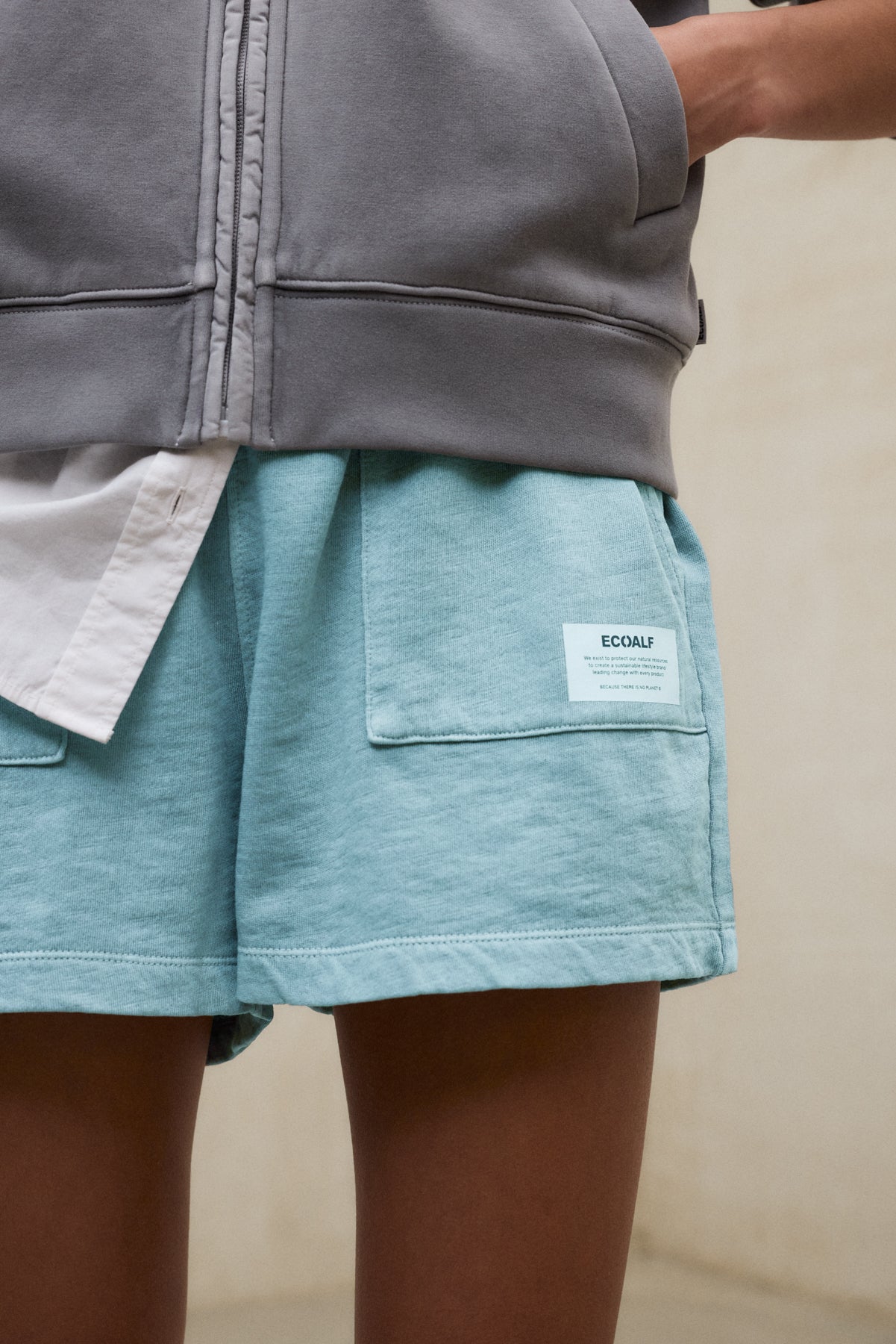 ecoalf-shorts-ness-azules-para-mujer-75-algod-n-regenerativo-tinte-con-pigmentos image 3