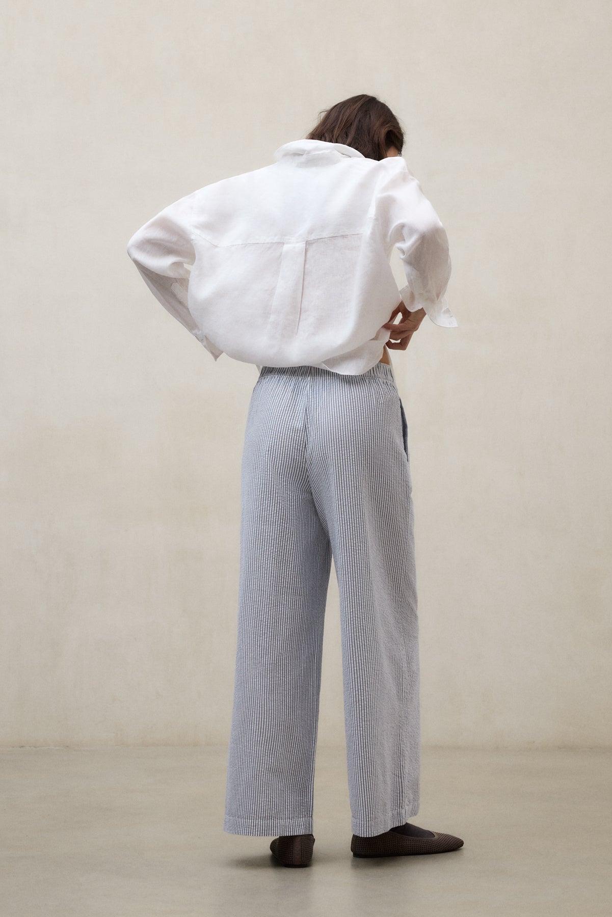 pantalones-moss-ecoalf-azul-y-blanco-algod-n-org-nico image 2