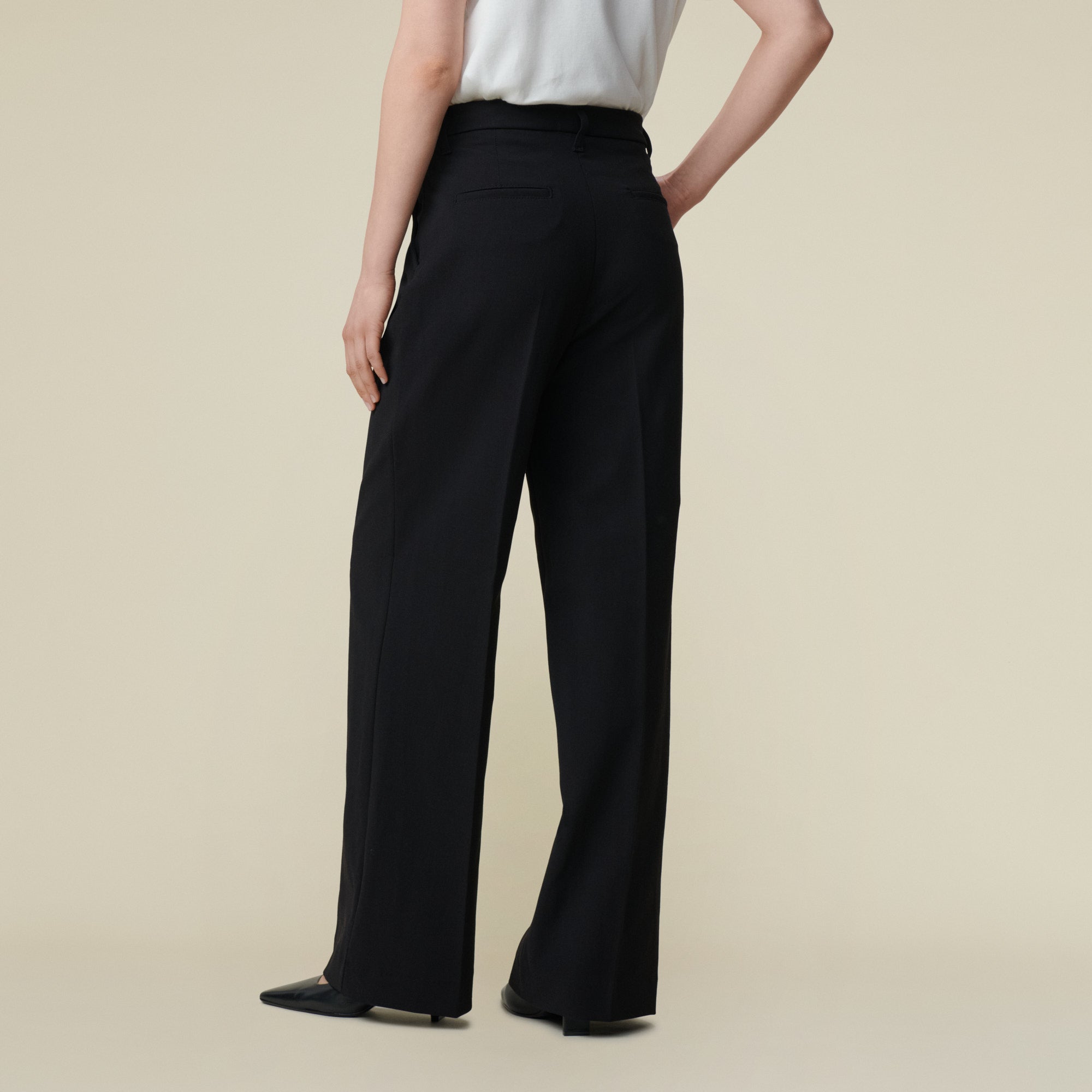 traje-lois-wanda-poli-ster-algod-n-y-viscosa-con-elastano image 3