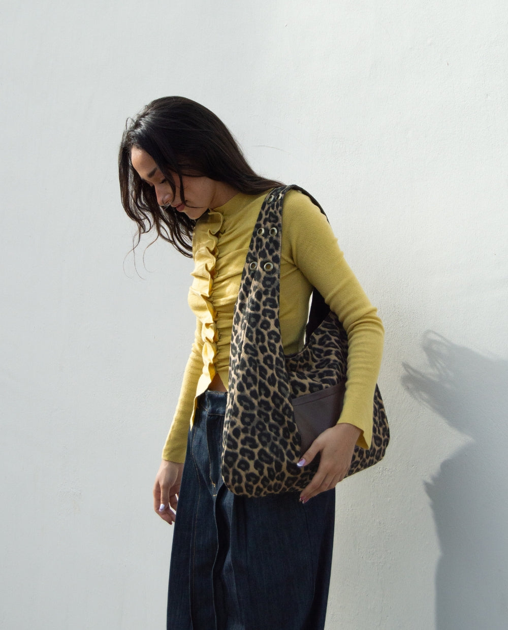 kbas-hobo-grande-reversible-animal-print-y-piel-sint-tica-color-marr-n image 1