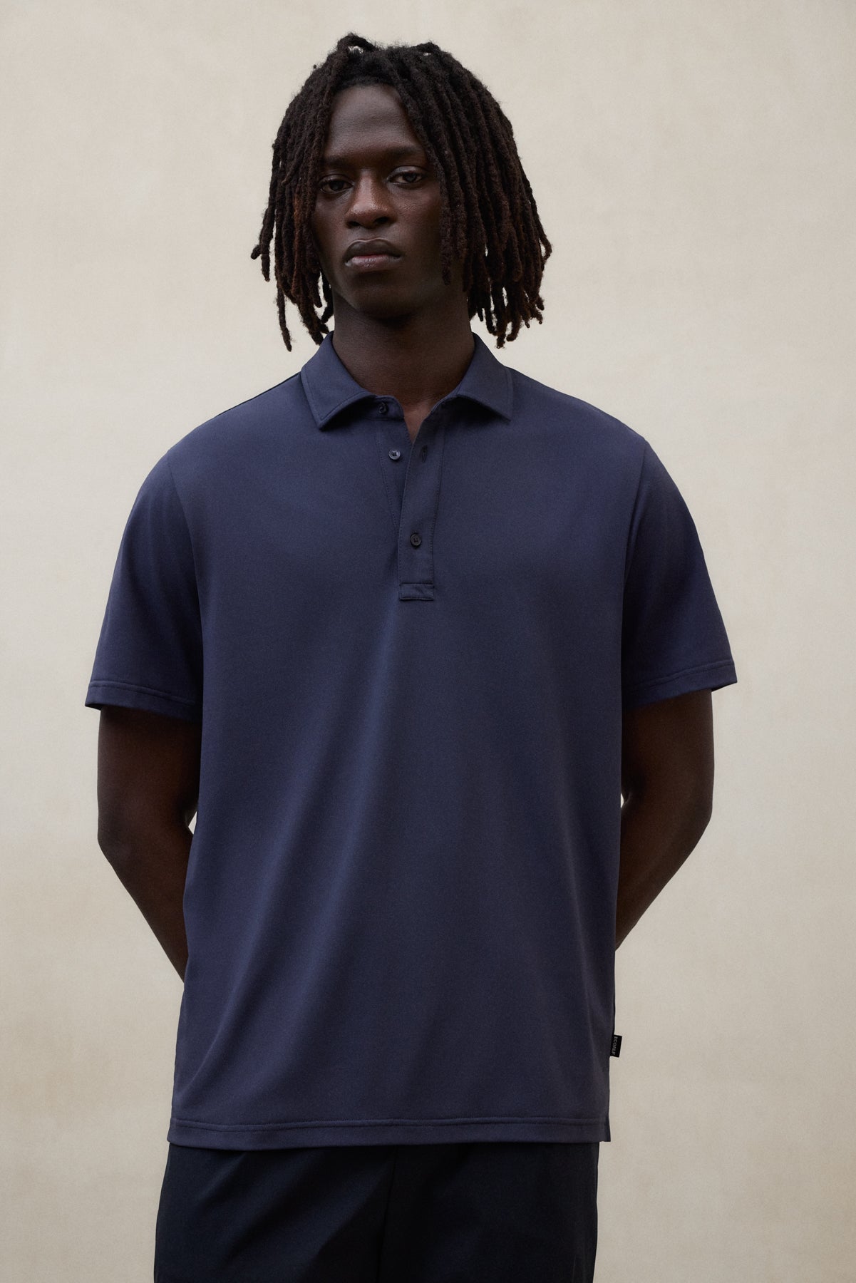 polo-ecoalf-chris-poliamida-reciclada-azul-marino-hombre image 3
