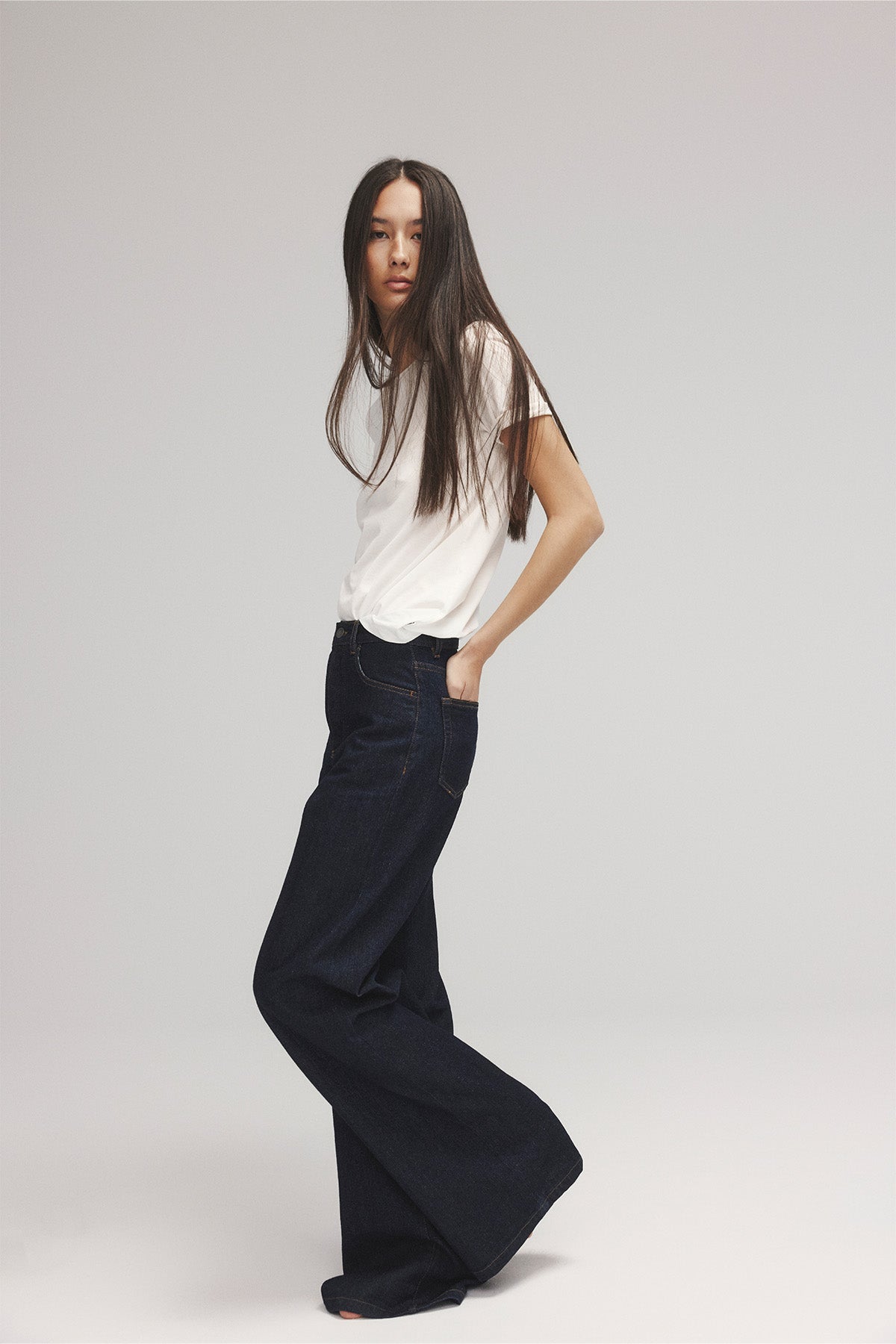 vaquero-ecoalf-nevada-de-mujer-denim-monomaterial-te-ido-en-italia-con-smart-ind image 5