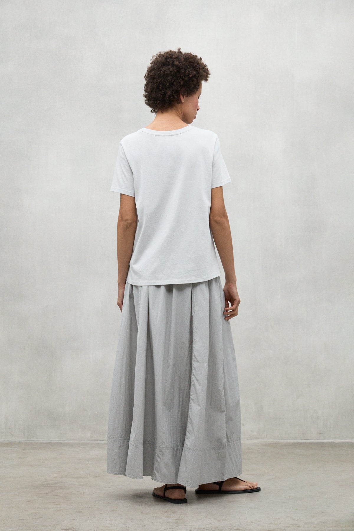 camiseta-ecoalf-regeneration-lake-de-algod-n-regenerativo-gris-colecci-n-ecoalf- image 3