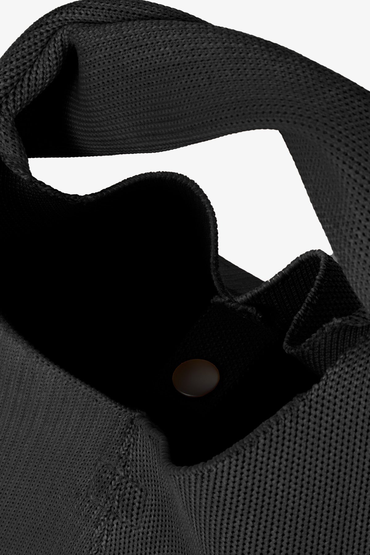 bolso-tika-mini-liso-negro-de-mujer-ecoalf-30x23x15-cm-poli-ster-reciclado image 6