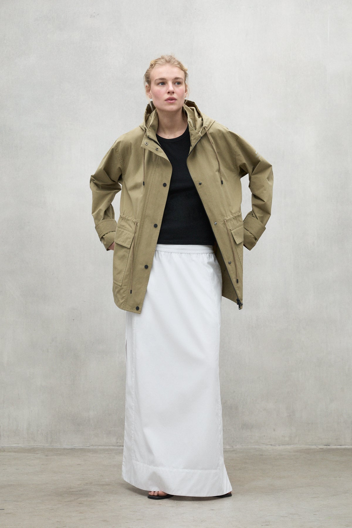 chaqueta-tabur-khaki-de-ecoalf-poli-ster-reciclado-y-repelente-al-agua image 3