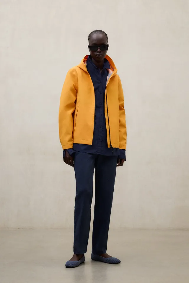 chaqueta-venis-de-ecoalf-para-mujer-naranja-impermeable-y-transpirable image 1