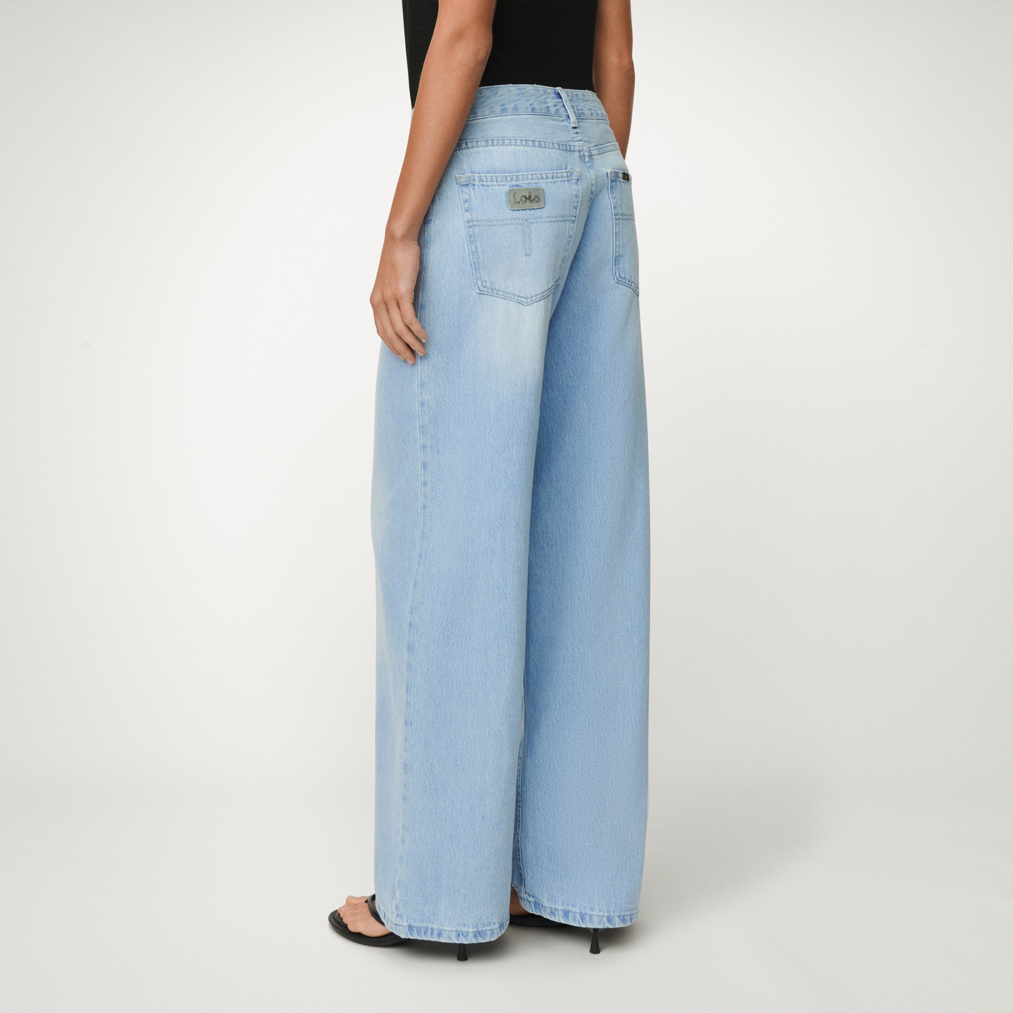 lois-skale image 3