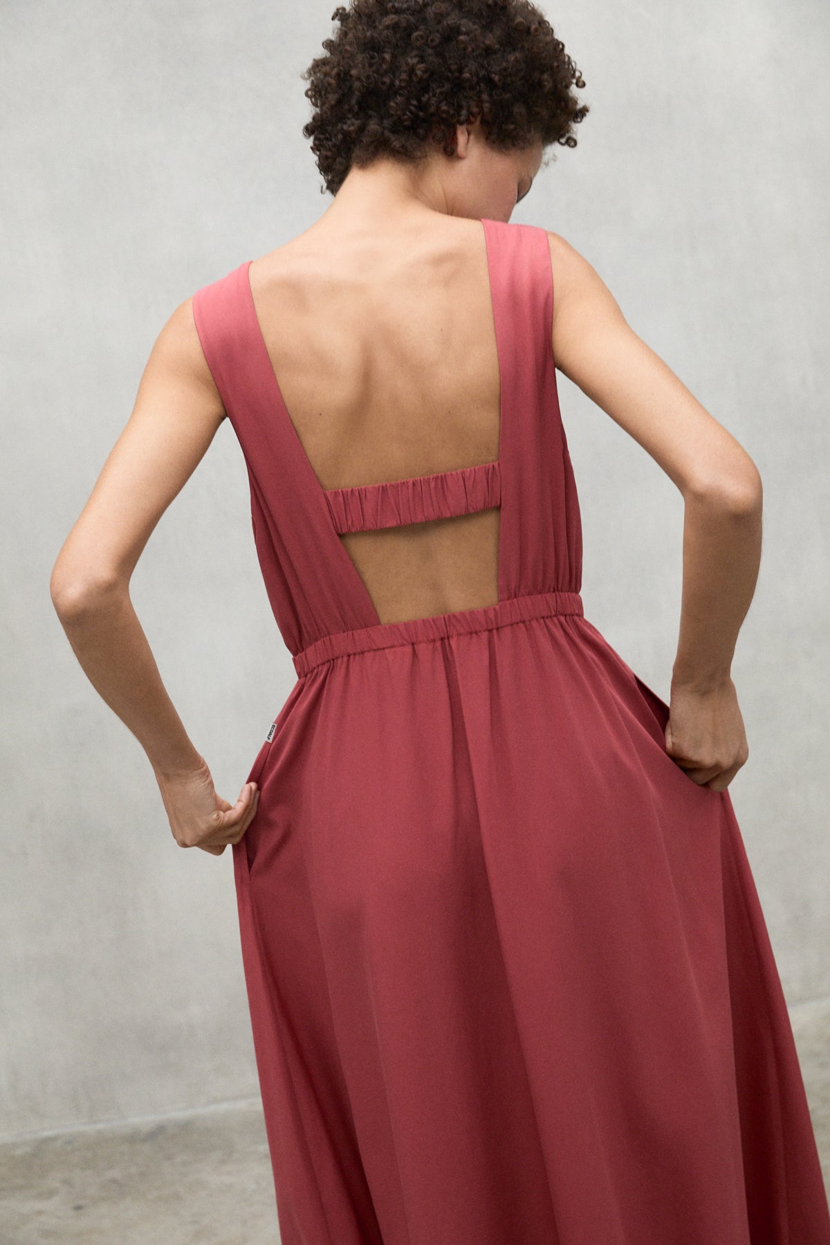vestido-karl-de-ecoalf-para-mujer-en-granate-100-tencel-lyocell image 4