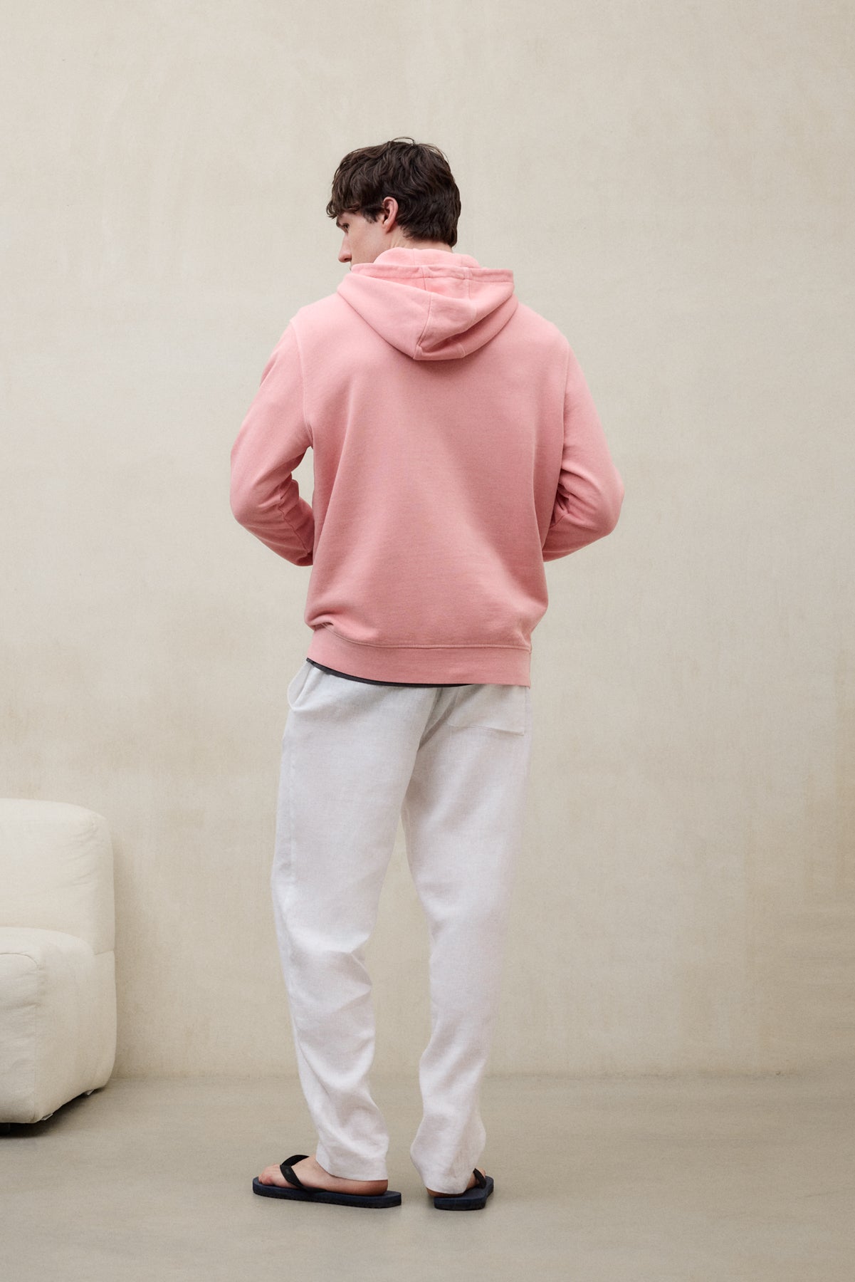 sudadera-barca-rosa-ecoalf-algod-n-reciclado-capucha-y-bolsillo-canguro image 3