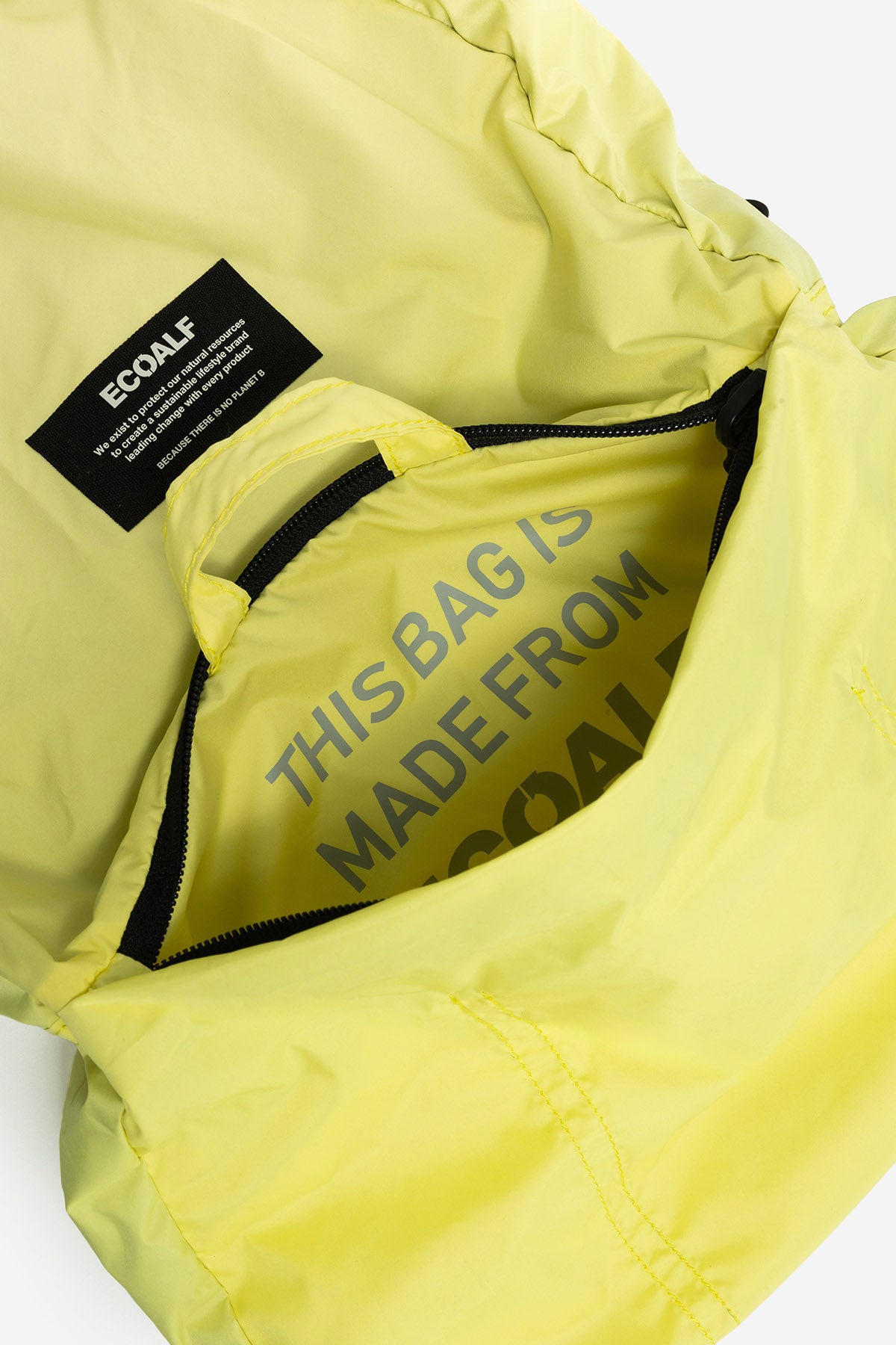 mochila-pacho-amarilla-ecoalf-plegable-de-poli-ster-reciclado image 6