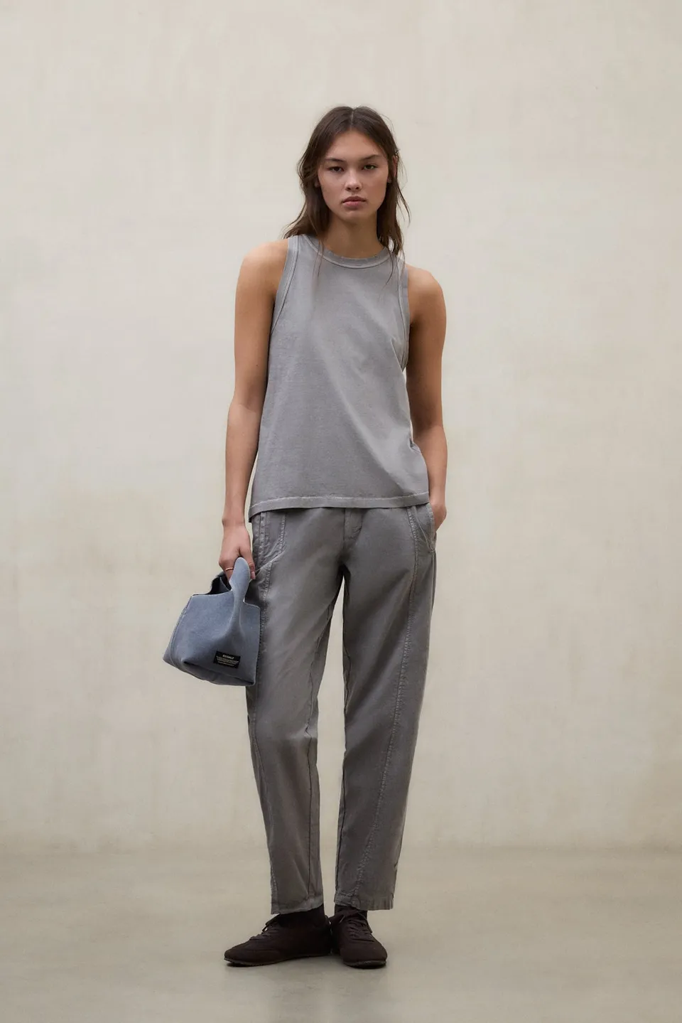 pantalones-ripoll-ecoalf-de-algod-n-regenerativo-para-mujer-gris-oscuro image 1