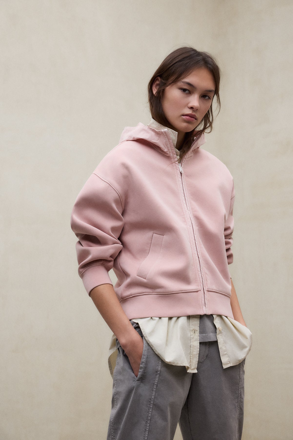 sudadera-ecoalf-arica-rosa-de-neopreno-y-algod-n-org-nico-para-mujer image 2
