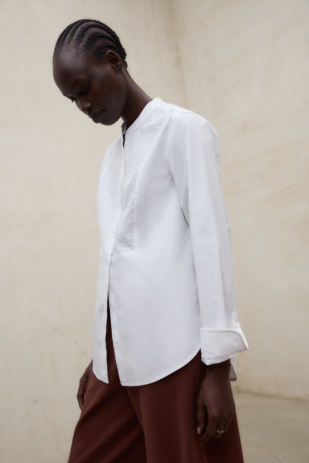 camisa-agnes-blanca-ecoalf-de-70-algod-n-org-nico-fit-regular-con-botones image 6
