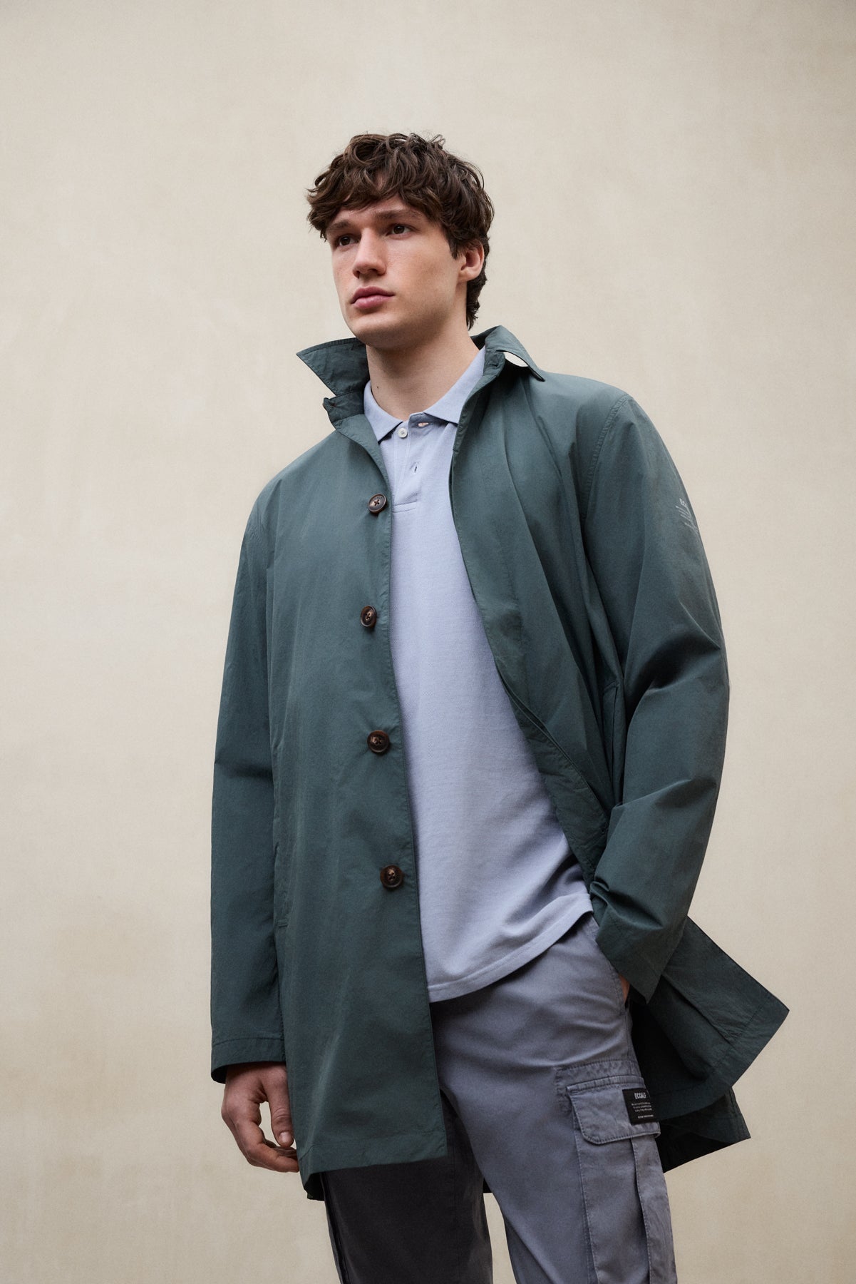 ecoalf-gabardina-vestal-verde-packable-de-hombre-100-poliamida-reciclada-repelen image 4