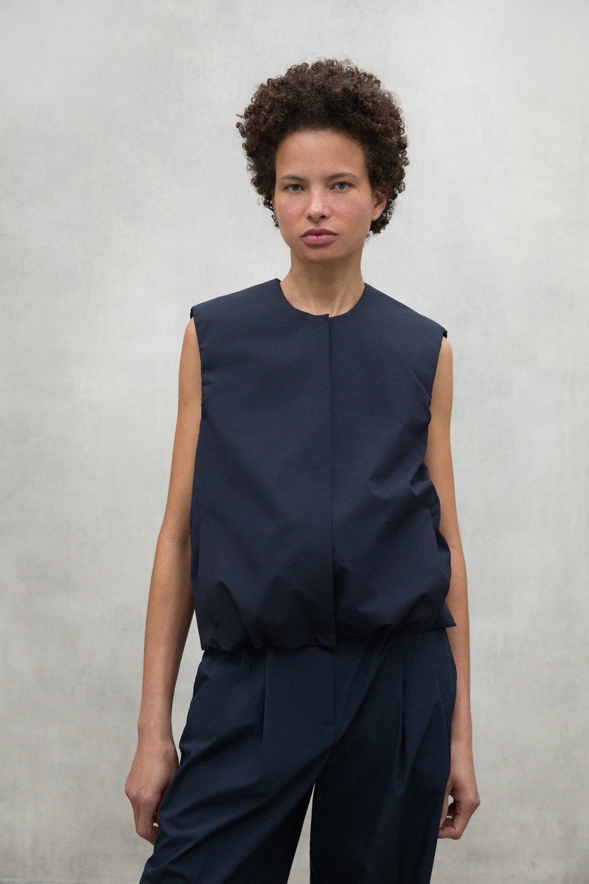 chaleco-karin-azul-marino-de-mujer-ecoalf image 1