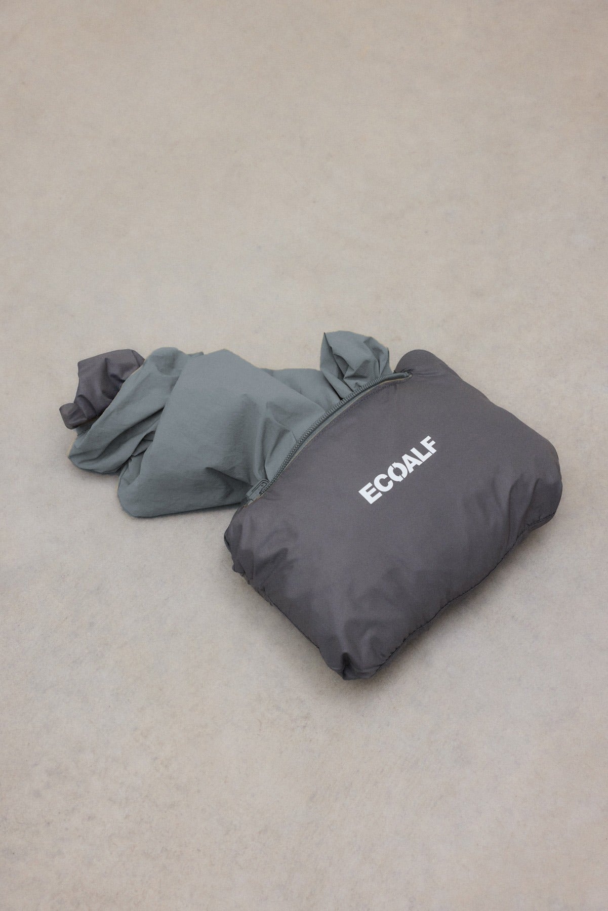 ecoalf-cazadora-packable-eoli-verde-chaqueta-ligera-de-poliamida-reciclada-para- image 6