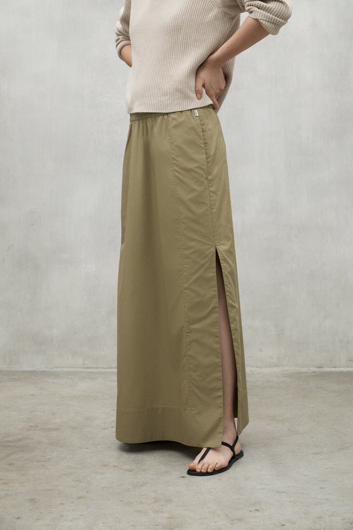 ecoalf-jersey-inga-beige-de-punto-70-algod-n-org-nico-y-30-lino-fit-regular image 5