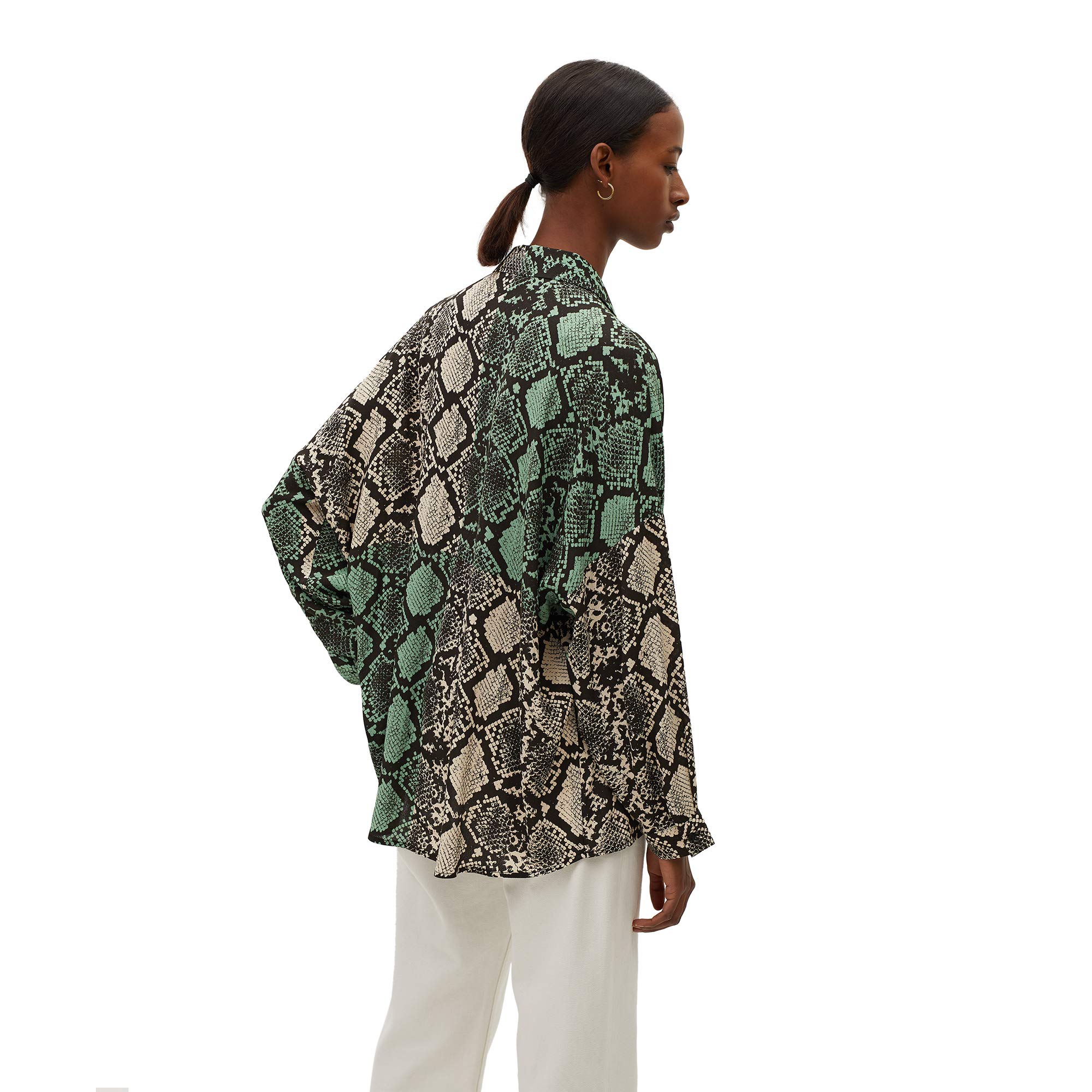 parfois-camisa-fluida-verde-estampado-serpiente-para-mujer image 5