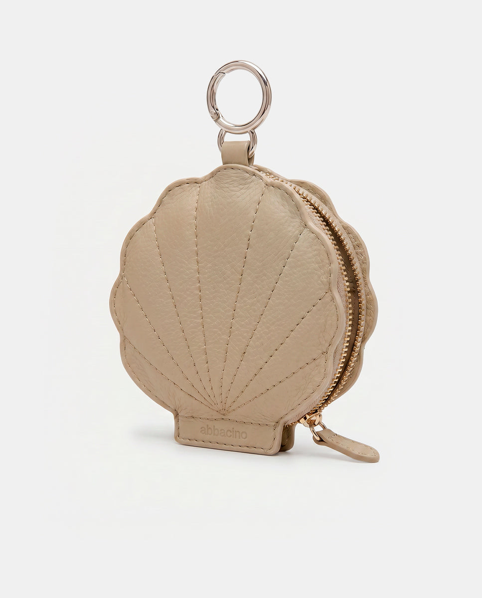 llavero-charm-abbacino-concha-piel-beige image 2