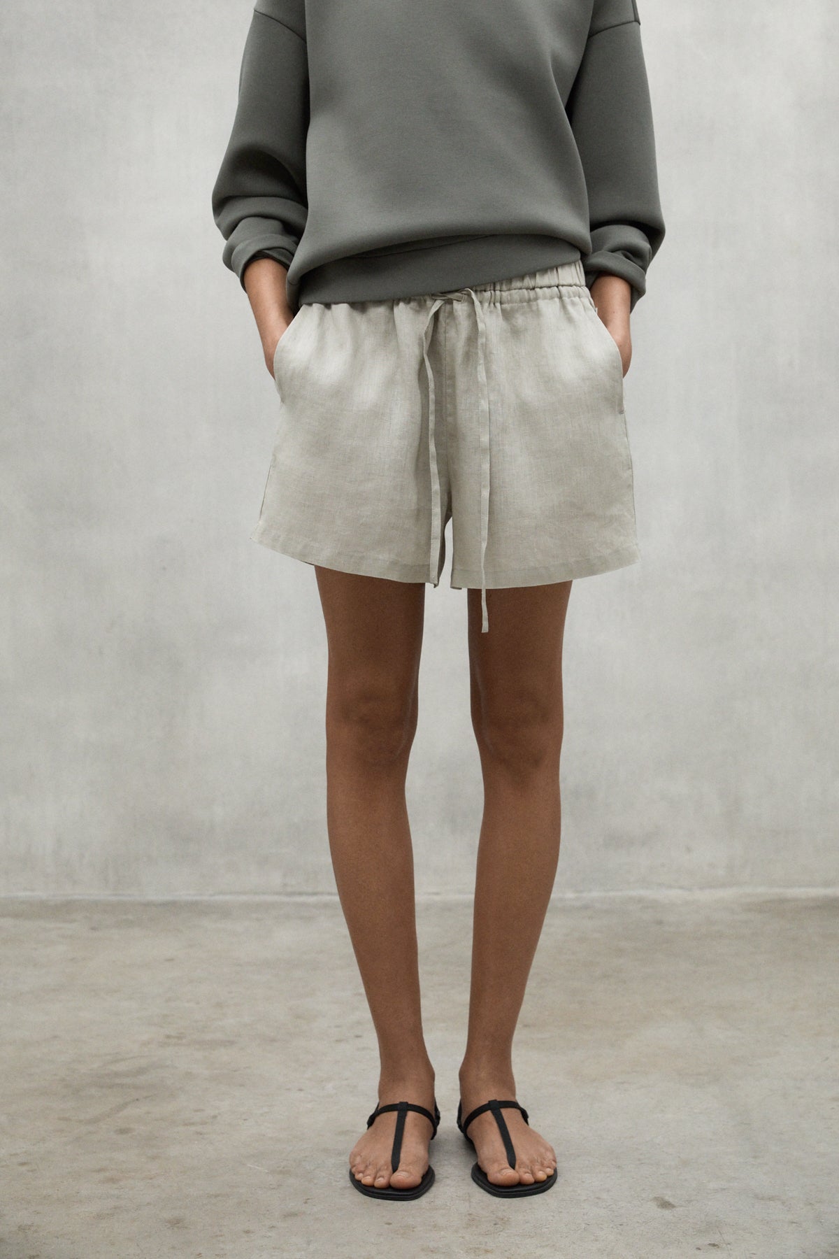 shorts-de-lino-yera-beige-de-mujer-ecoalf image 4