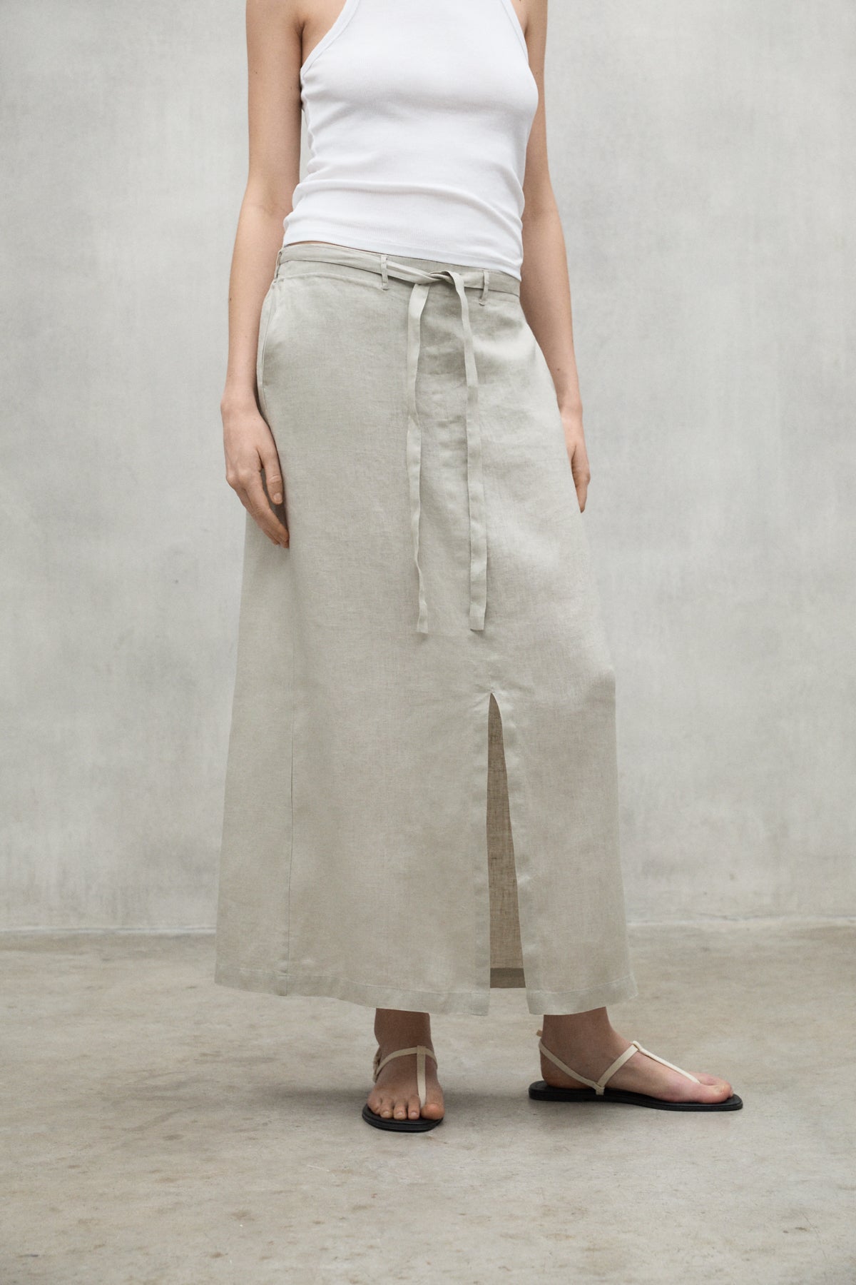 falda-ecoalf-lara-beige-de-lino-reciclado-para-mujer image 3